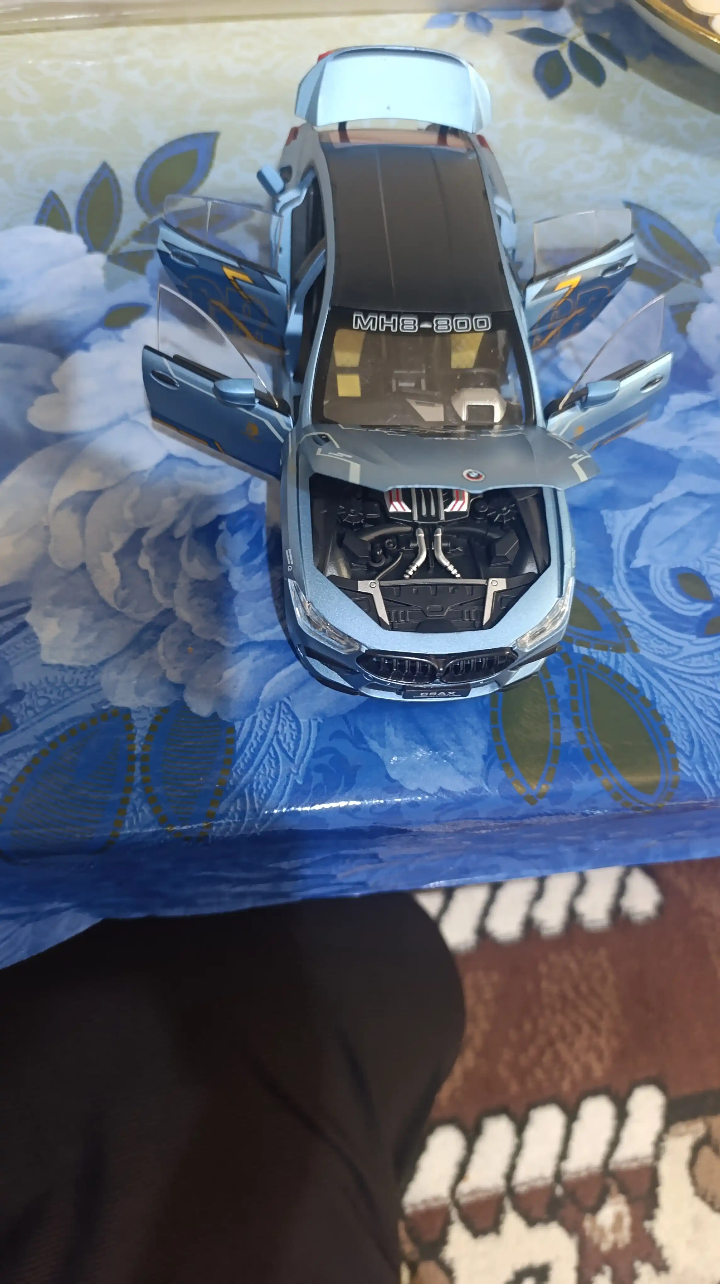 Kolleksion model BMW M8, 1:24, 21 sm
