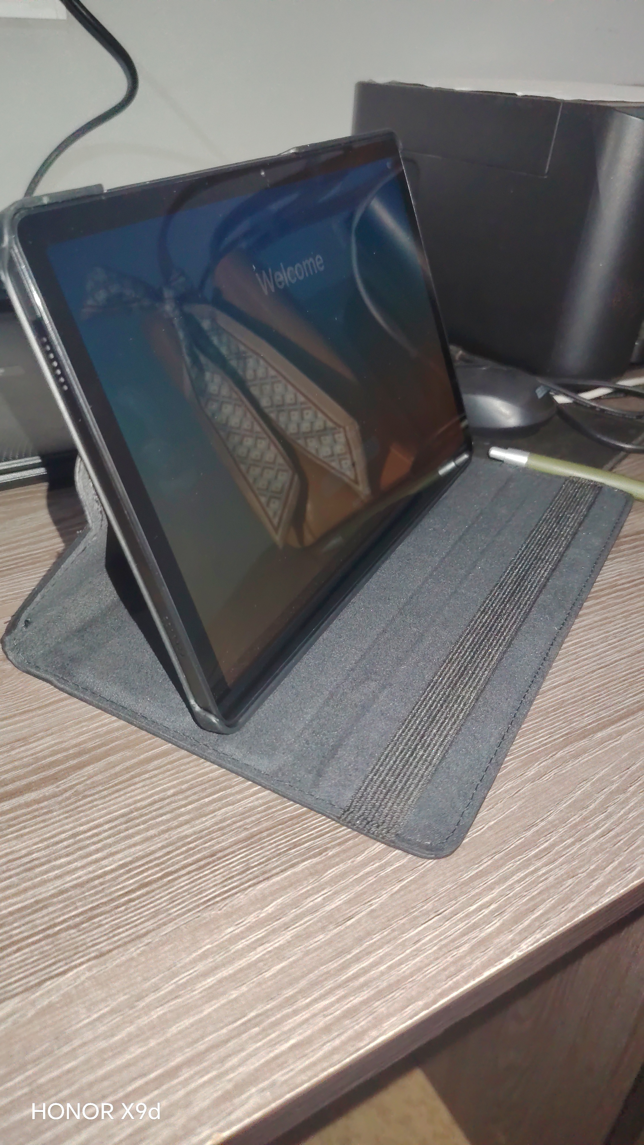 Планшет Samsung Galaxy Tab A9+ Wi-Fi, 8+128Гб, 90Гц 7040 мАч (SM-X210) Чехол + Стекло