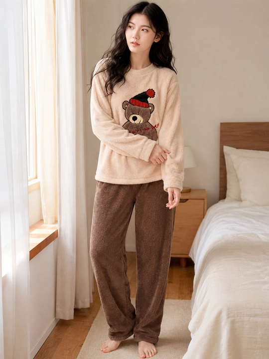 Ayollar momiq pijamasi