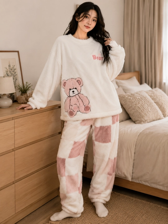 Ayollar momiq pijamasi