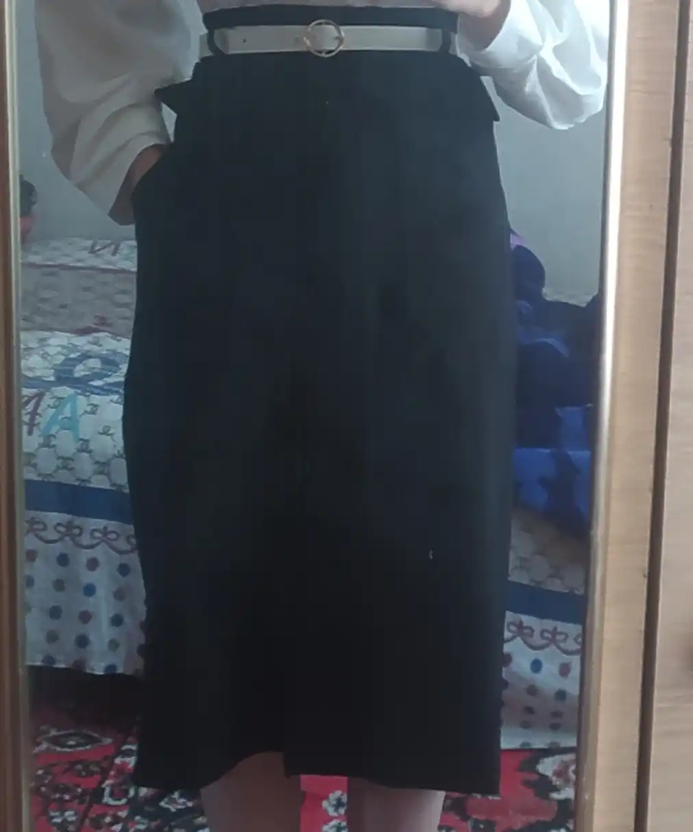 Maktab va o‘qish uchun mo‘ljallangan klassik tugmali yubka (qizlar va ayollar uchun)