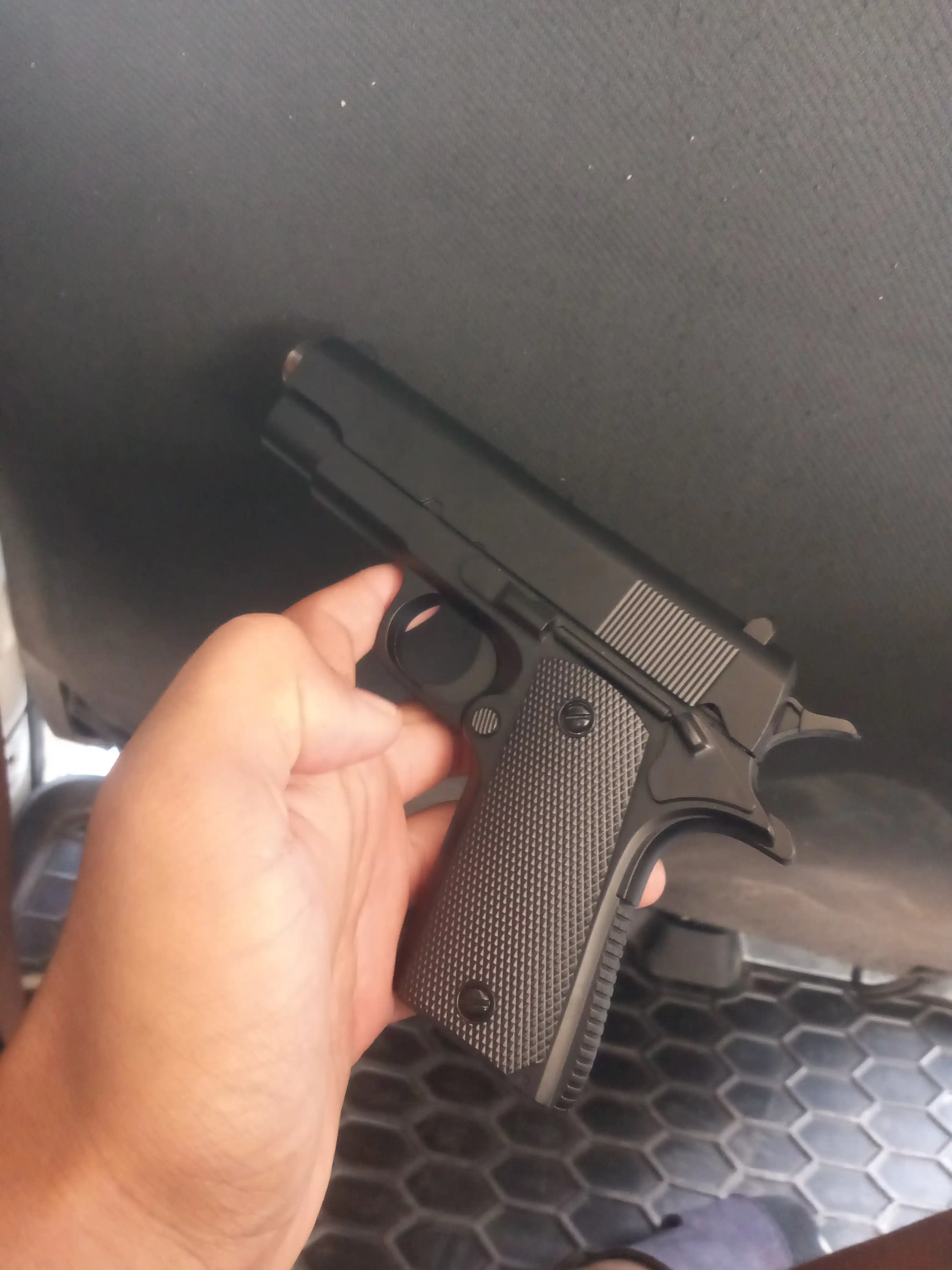 Игрушечный пистолет Airsoft Gun — Металлический корпус, с глушителем и пульками