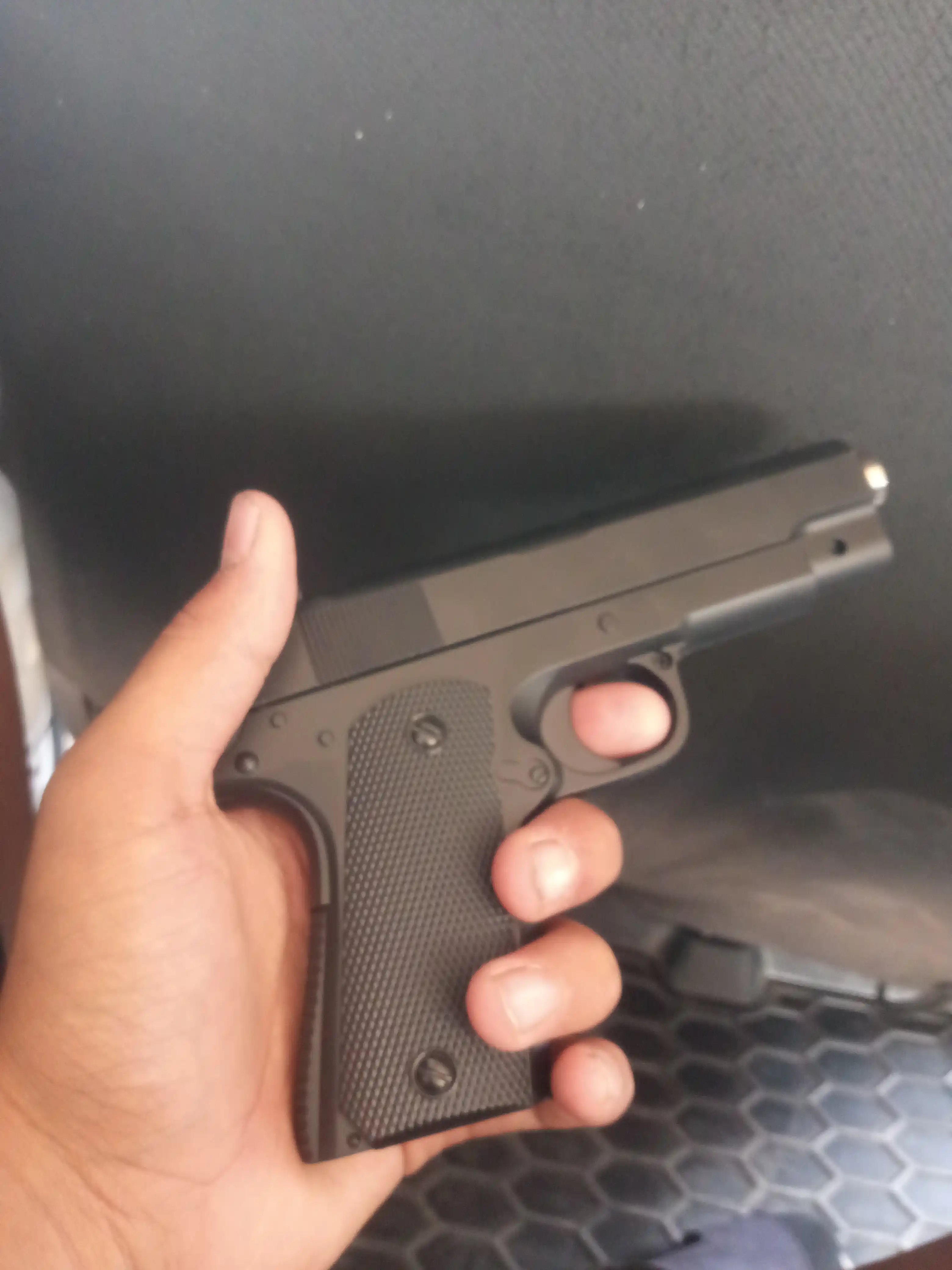Игрушечный пистолет Airsoft Gun — Металлический корпус, с глушителем и пульками