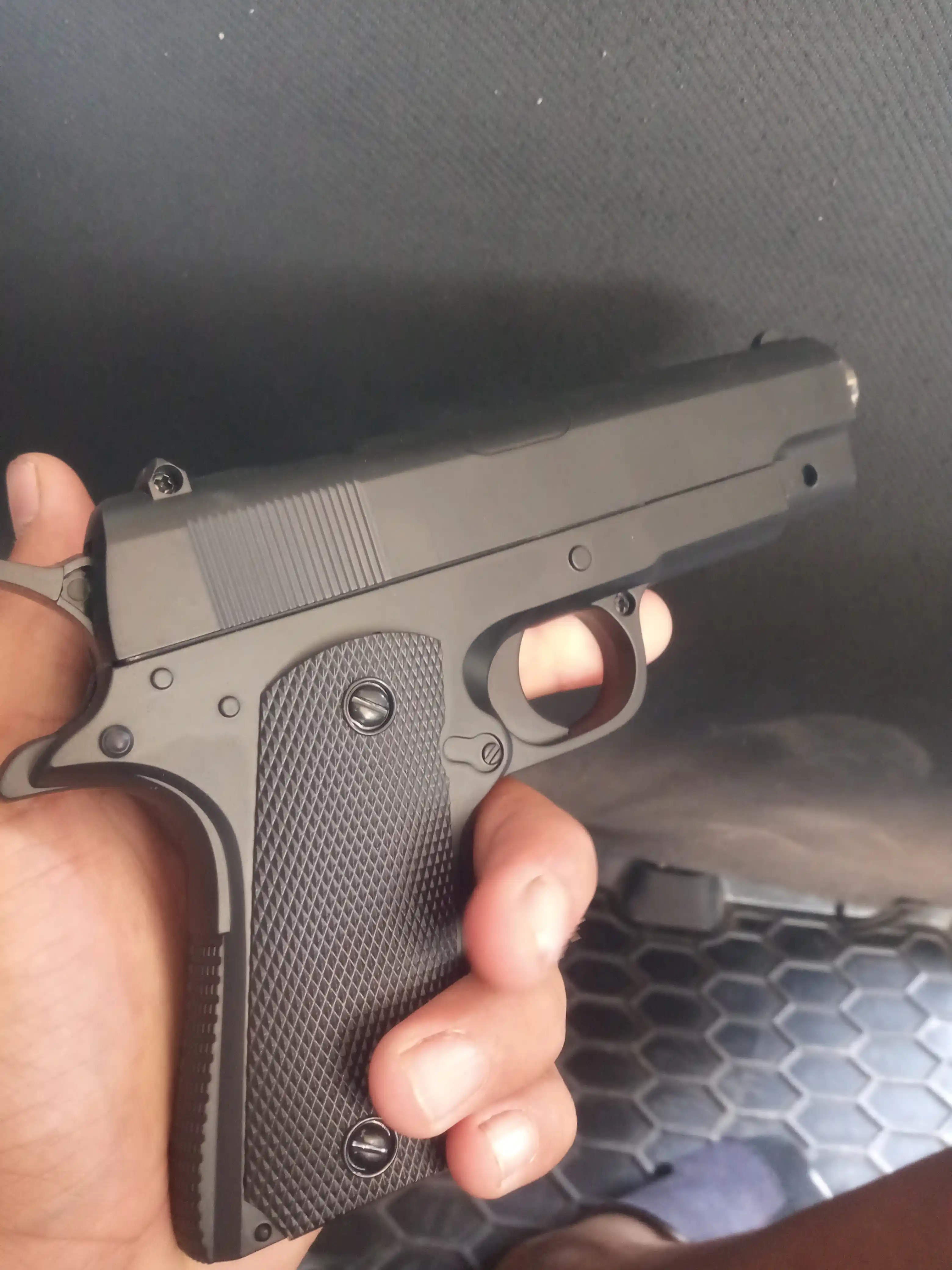 Игрушечный пистолет Airsoft Gun — Металлический корпус, с глушителем и пульками