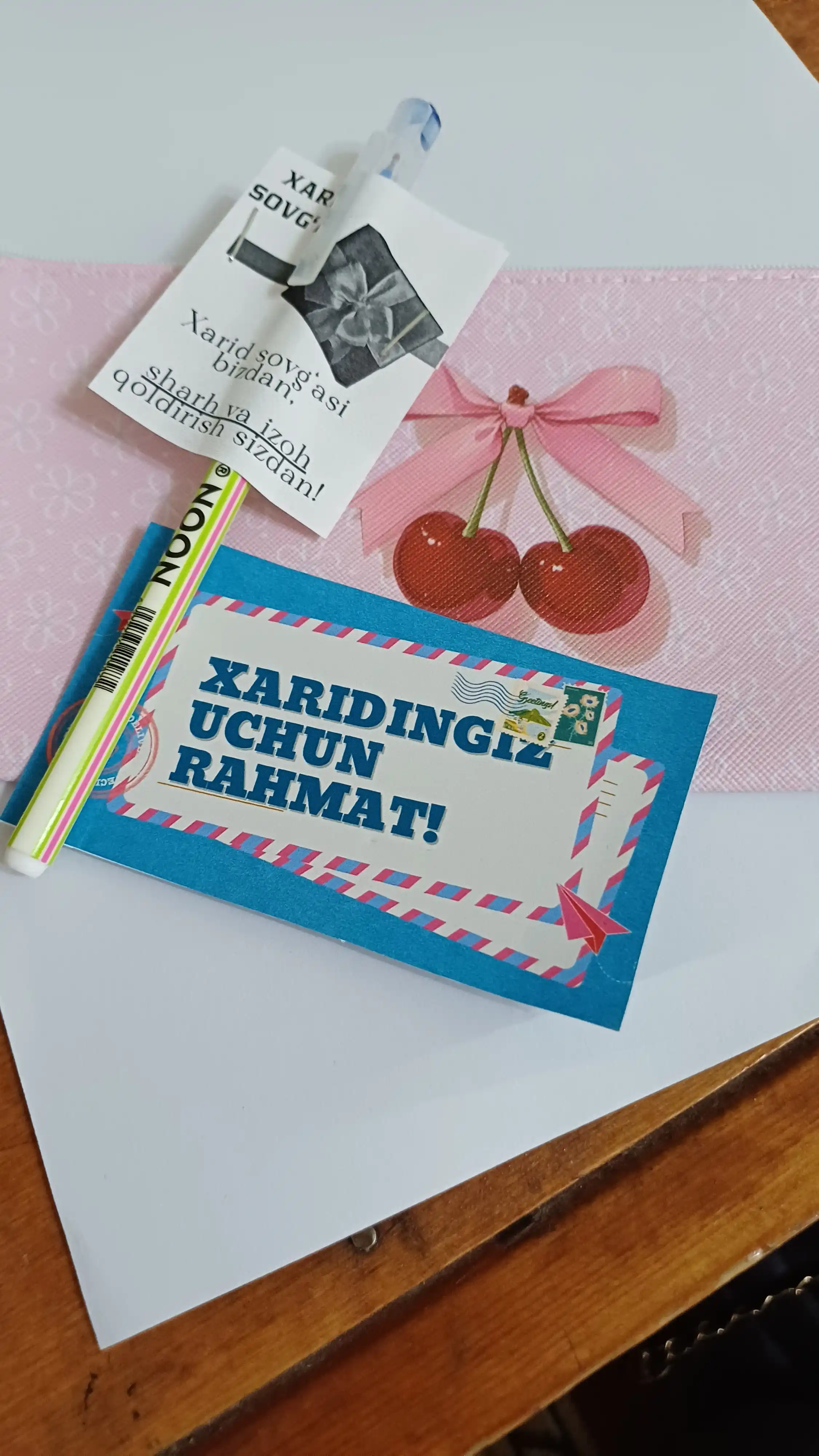 Estetik penal, kosmetik sumka, Pinterest uslubidagi penal