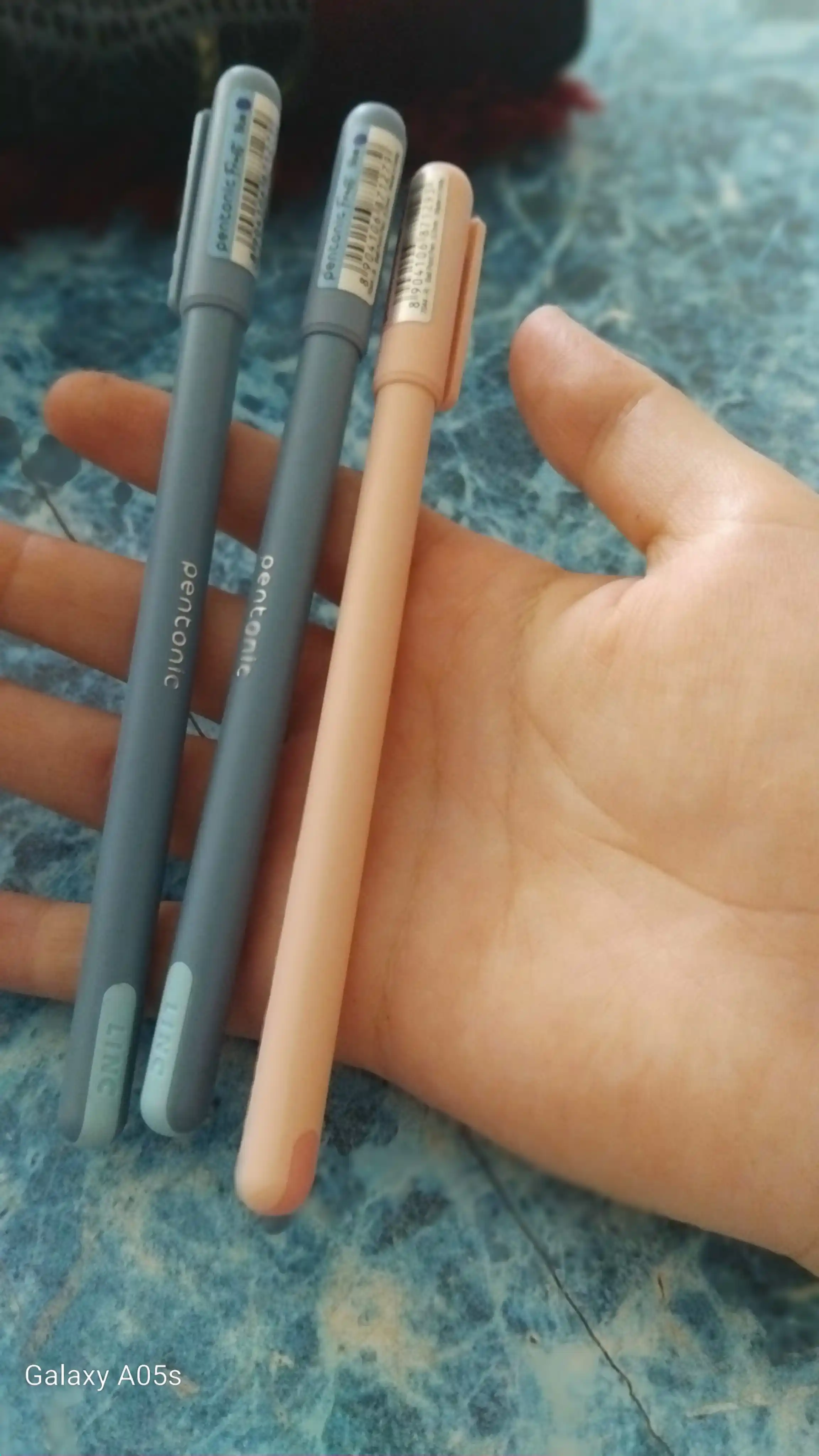 Sharikli ruchka Pentonic Frost 0.7 mm Linc, 3 dona (2 ko'k, 1 qizil)