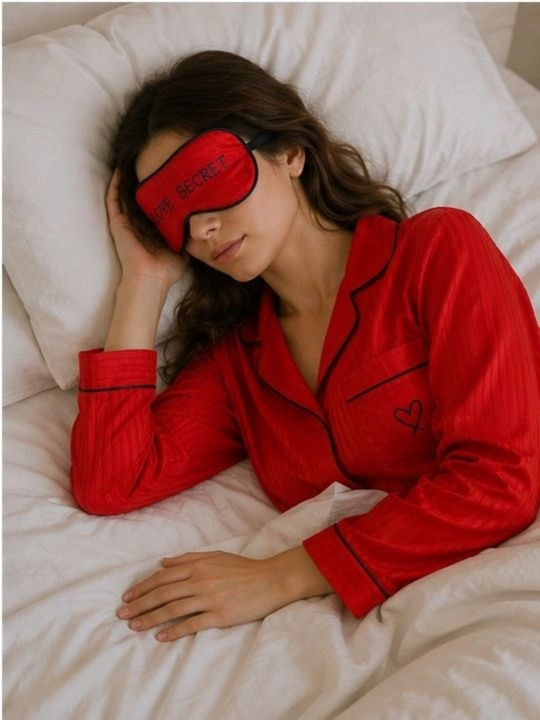 Ayollar uchun Love Secret pijama to‘plami, shim va uyqu niqobi bilan