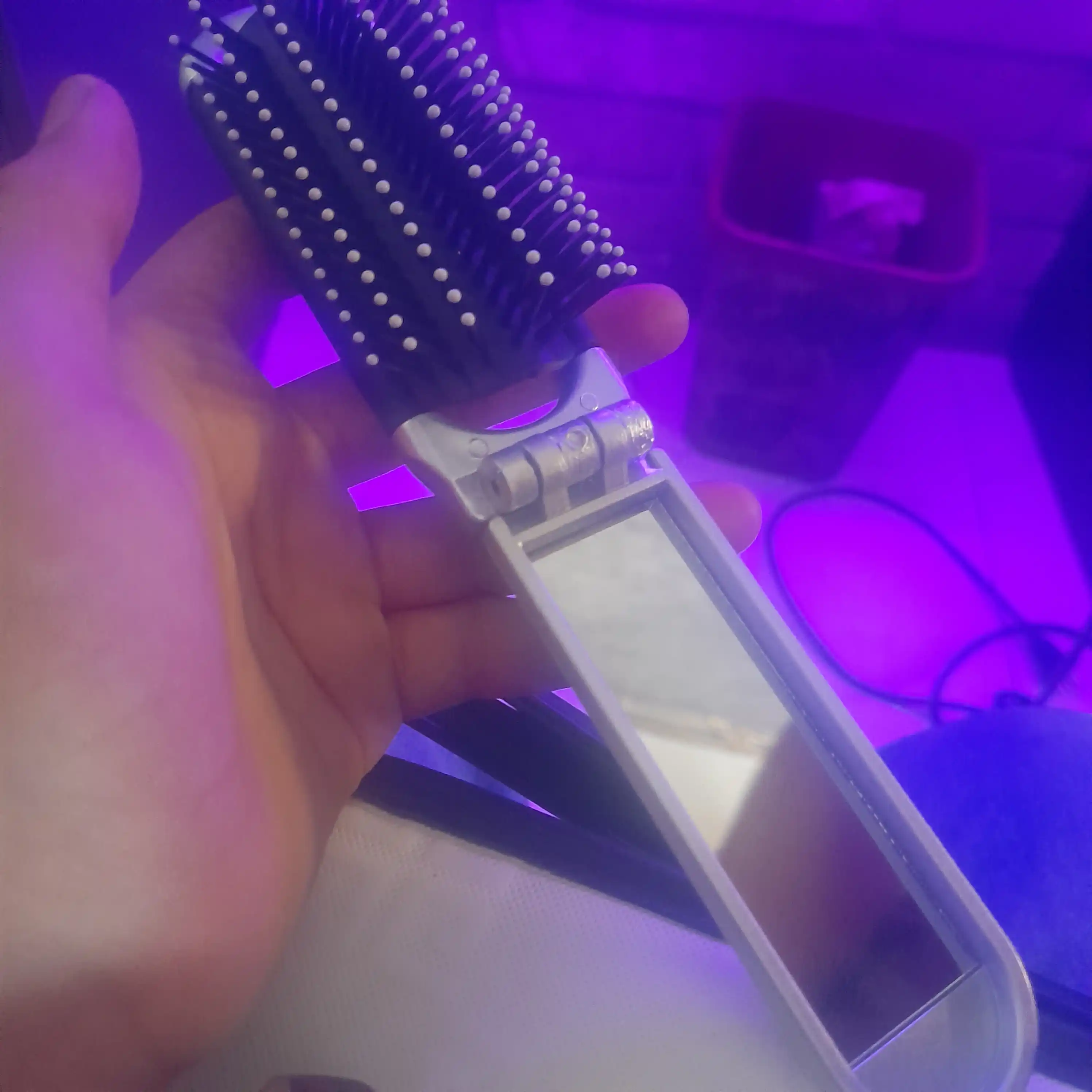 Складная мини-расческа с зеркалом