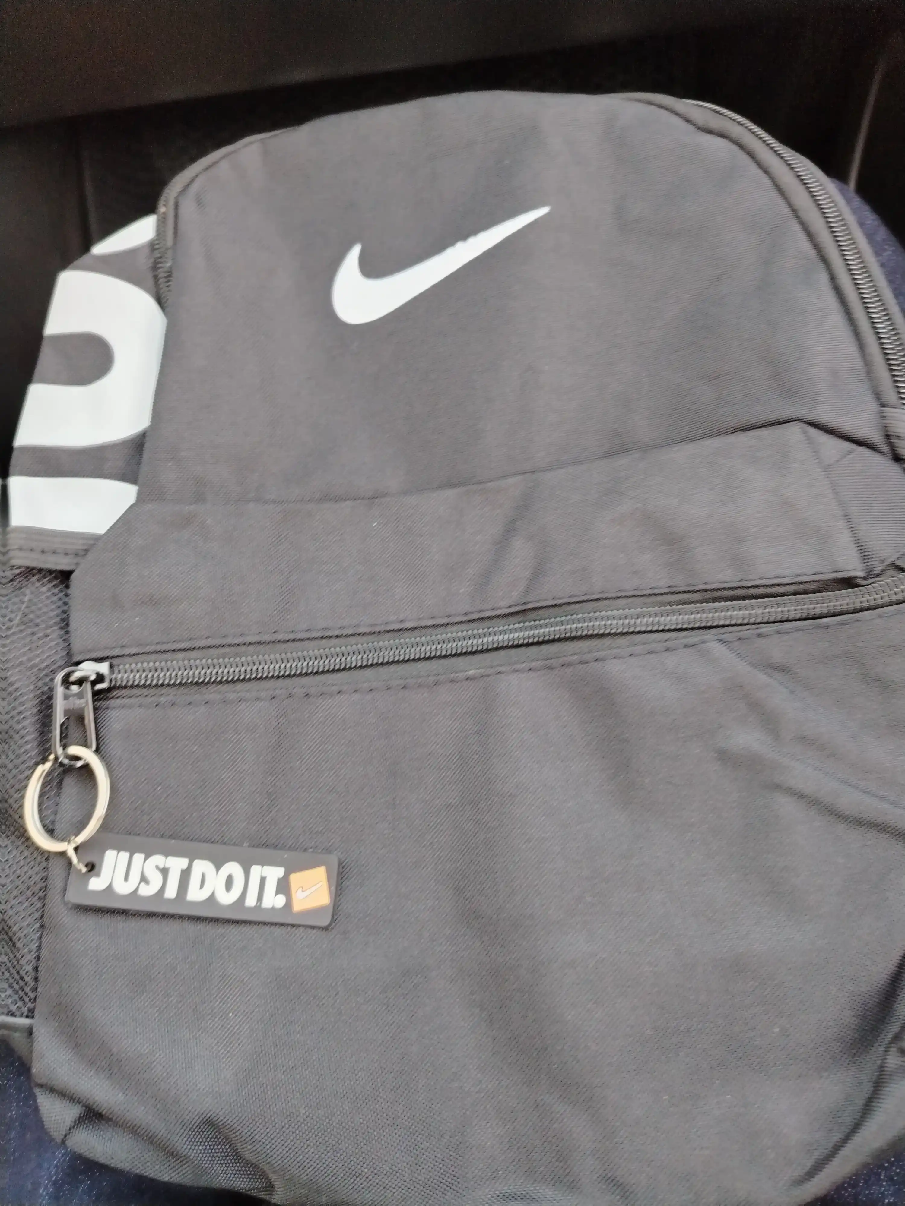 Universal sport ryukzak Nike — maktab, o‘qish va ish uchun