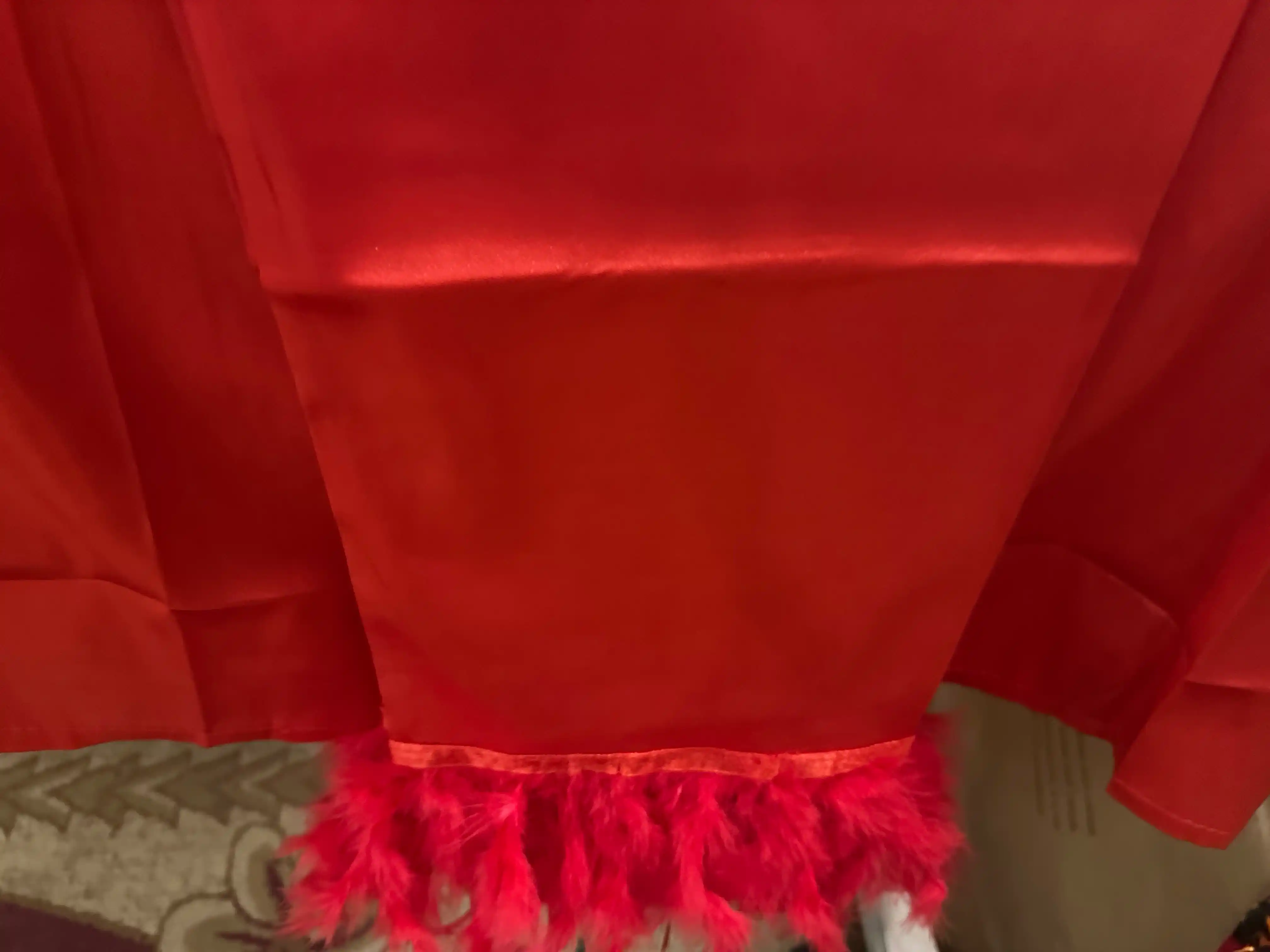 Ayollar uchun atlas pijama to'plami, patli xalat, mayka va shim, 3 qismli