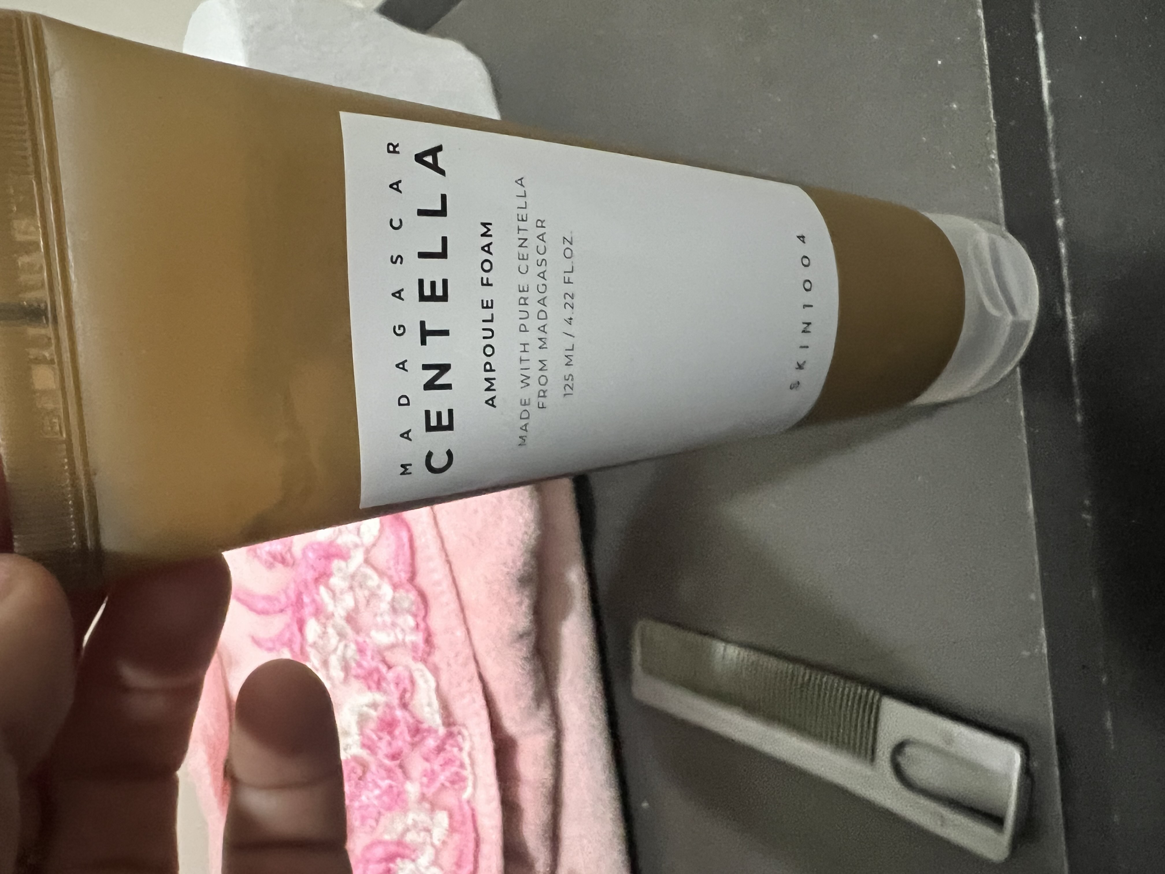 Centella bilan yuvinish uchun ko'pik, Skin1004 Madagaskar Centella Ampoule ko'pik, 125 ml