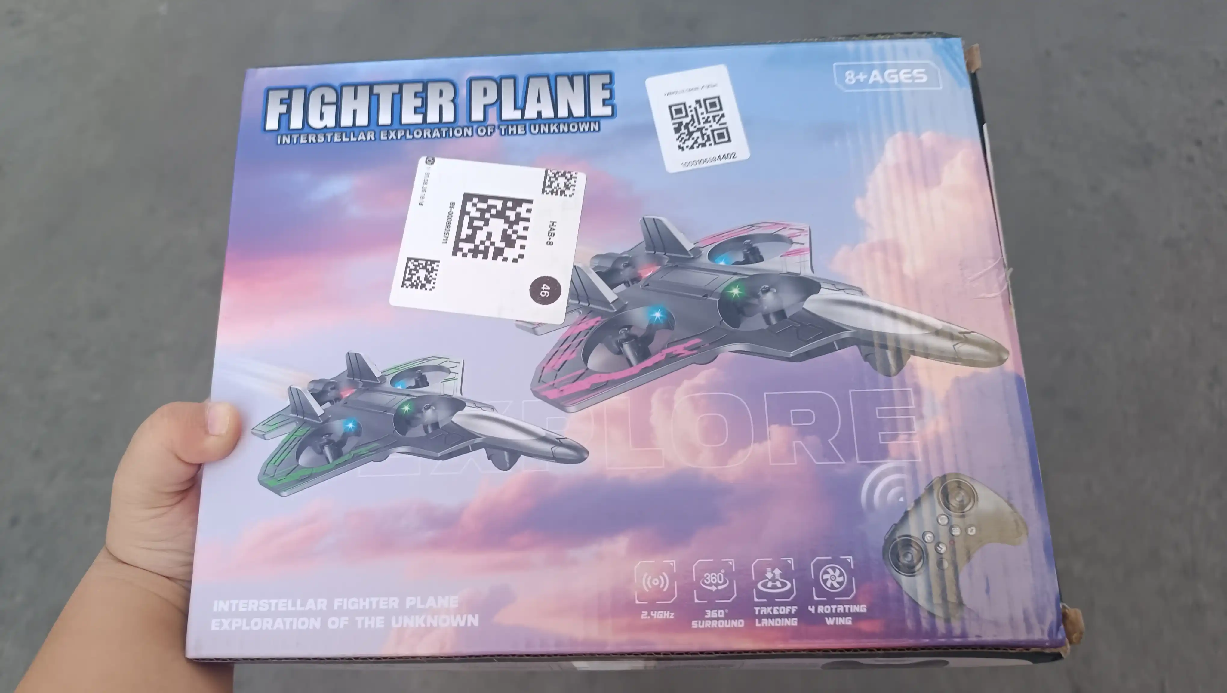 360° fokusli va yorqin RGB yoritgichli radio boshqariladigan Fighter dron samolyoti