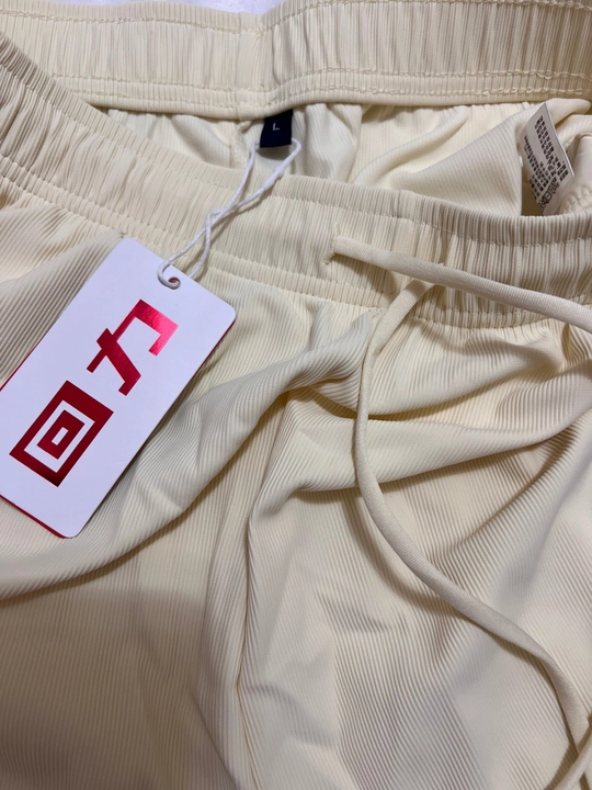 Ayollar va qizlar uchun kalta sport shortiklari