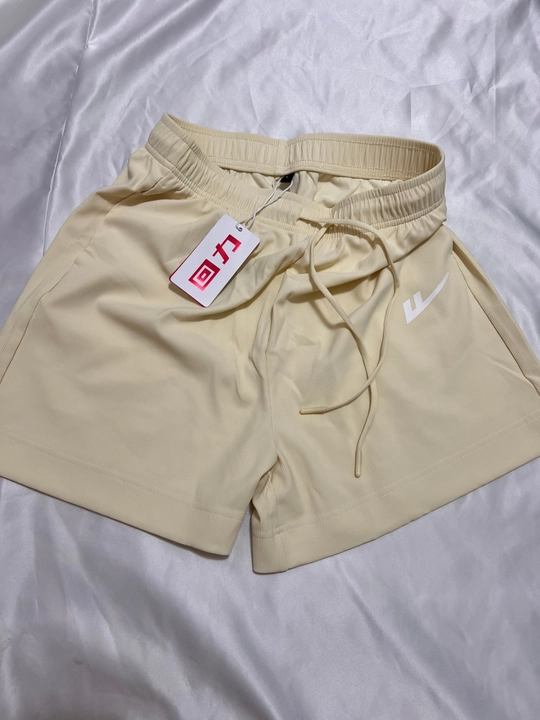Ayollar va qizlar uchun kalta sport shortiklari