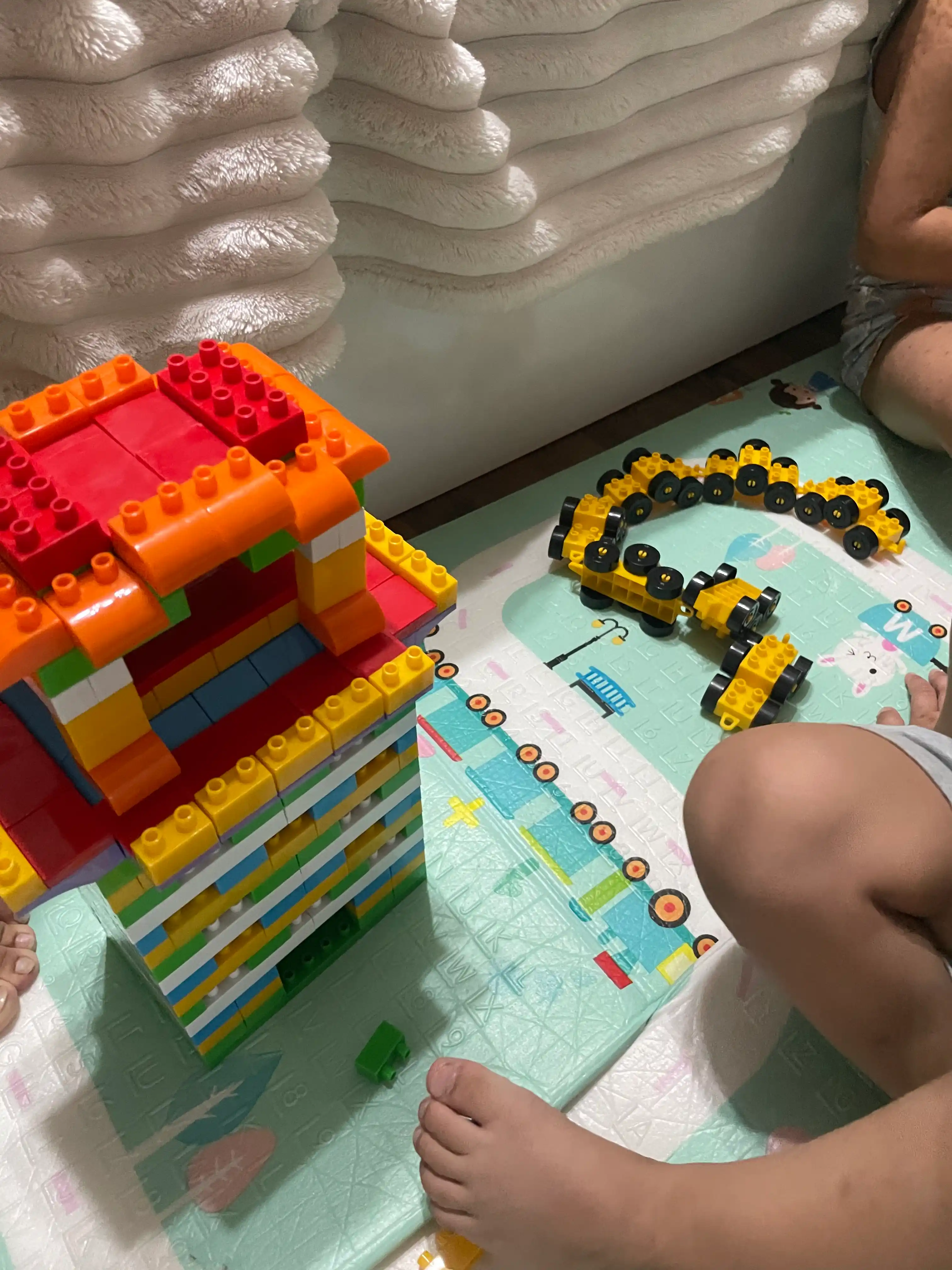 LEGO konstruktor, 707 dona detallardan iborat to‘plam