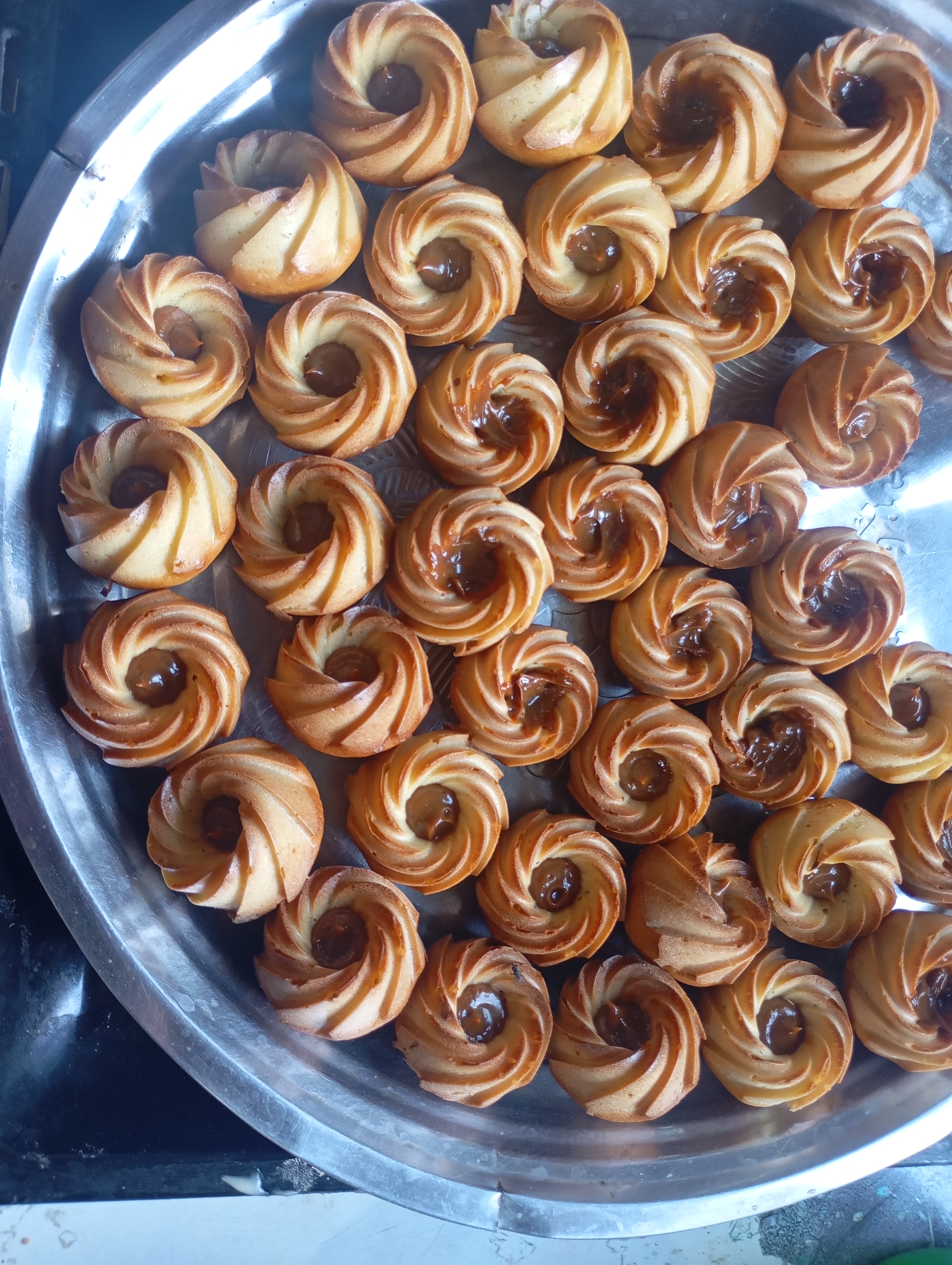 Kekslar, maffinlar, pirojniylar, desertlar uchun qoliplar pishirish uchun silikon qolip