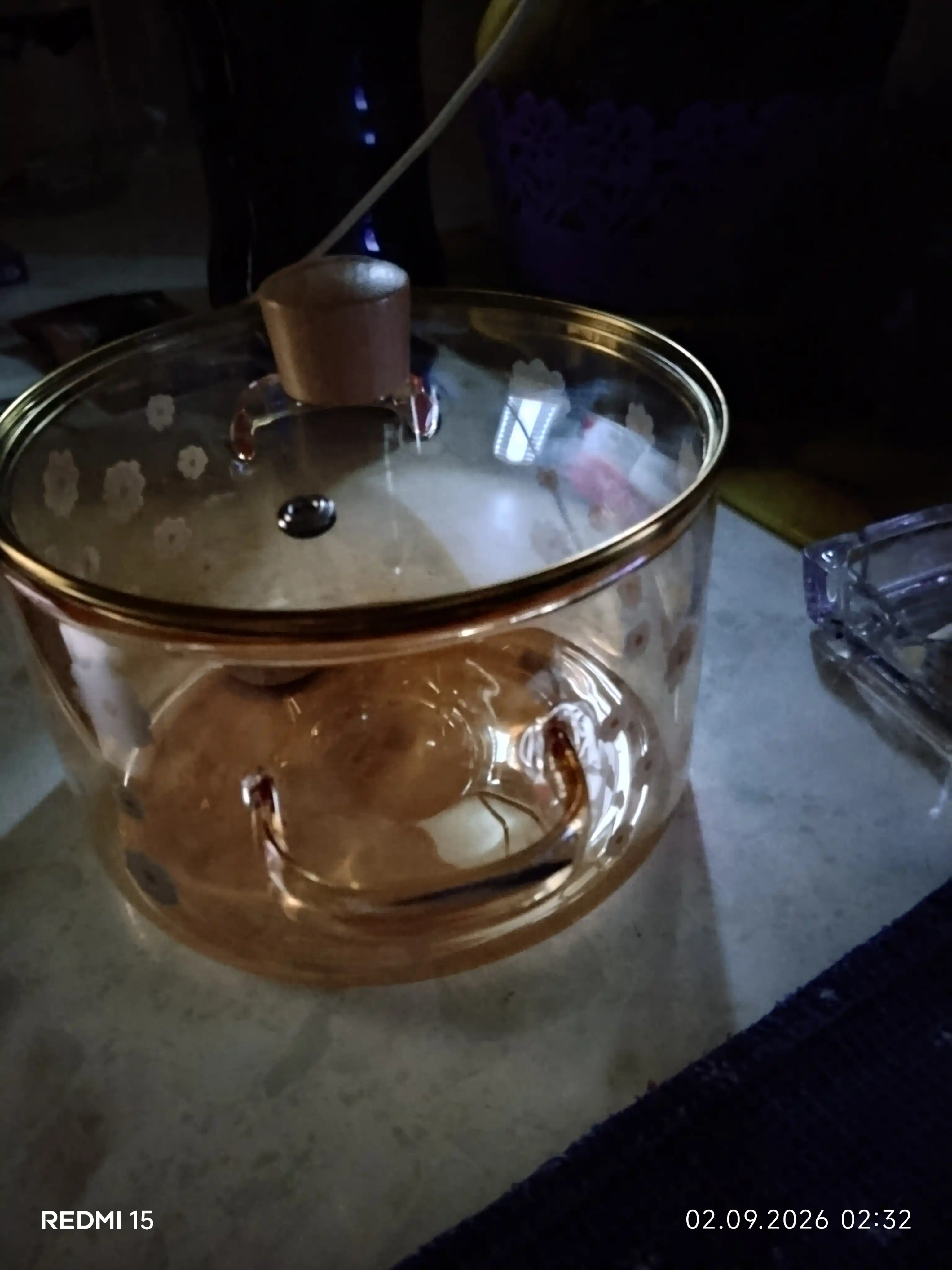 Borossilikat shishadan qozon 1,8 l, issiqqa chidamli, qopqoqli
