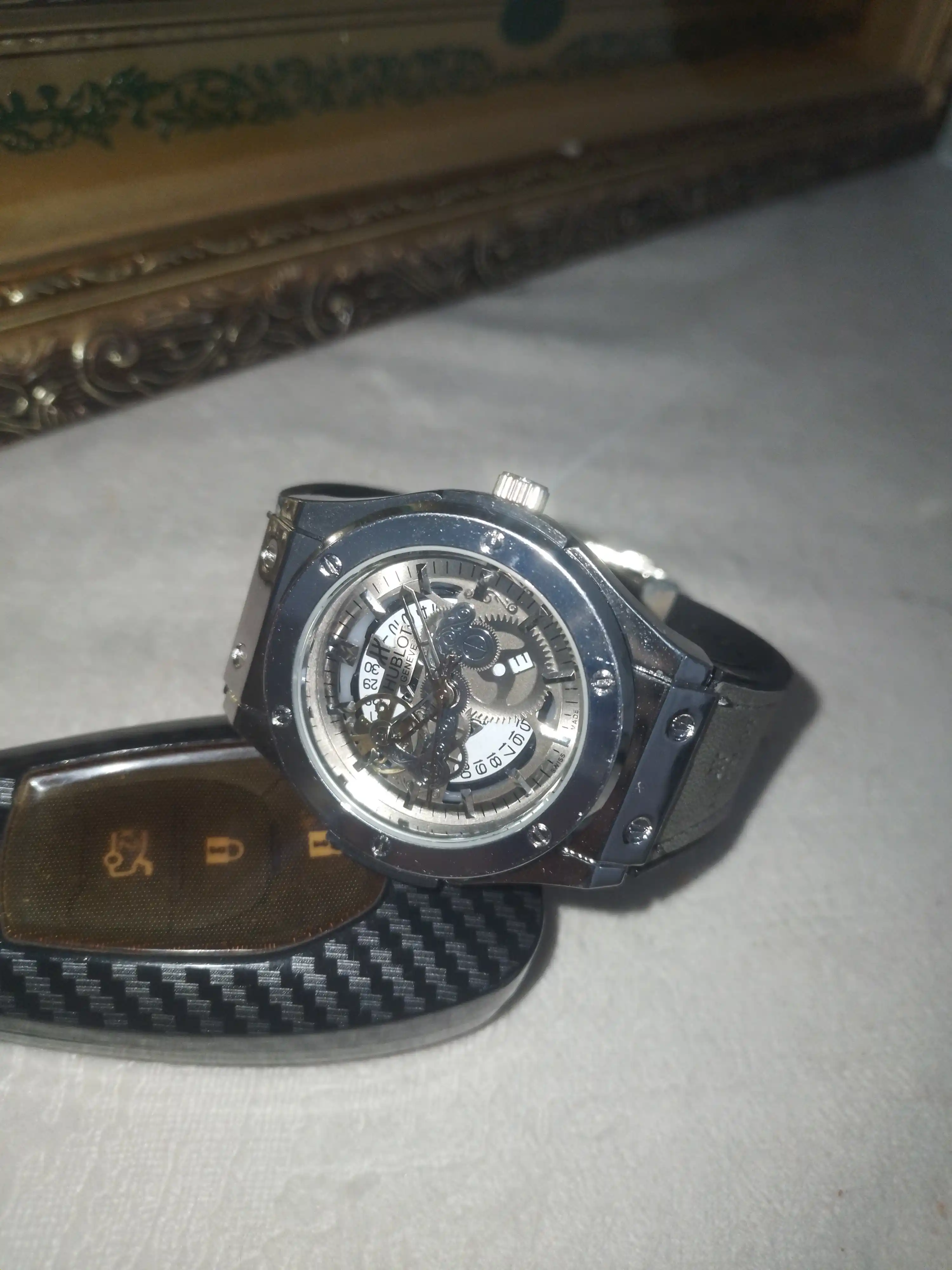 Мужские наручные часы Hublot, кварцевый механизм с индикатором даты