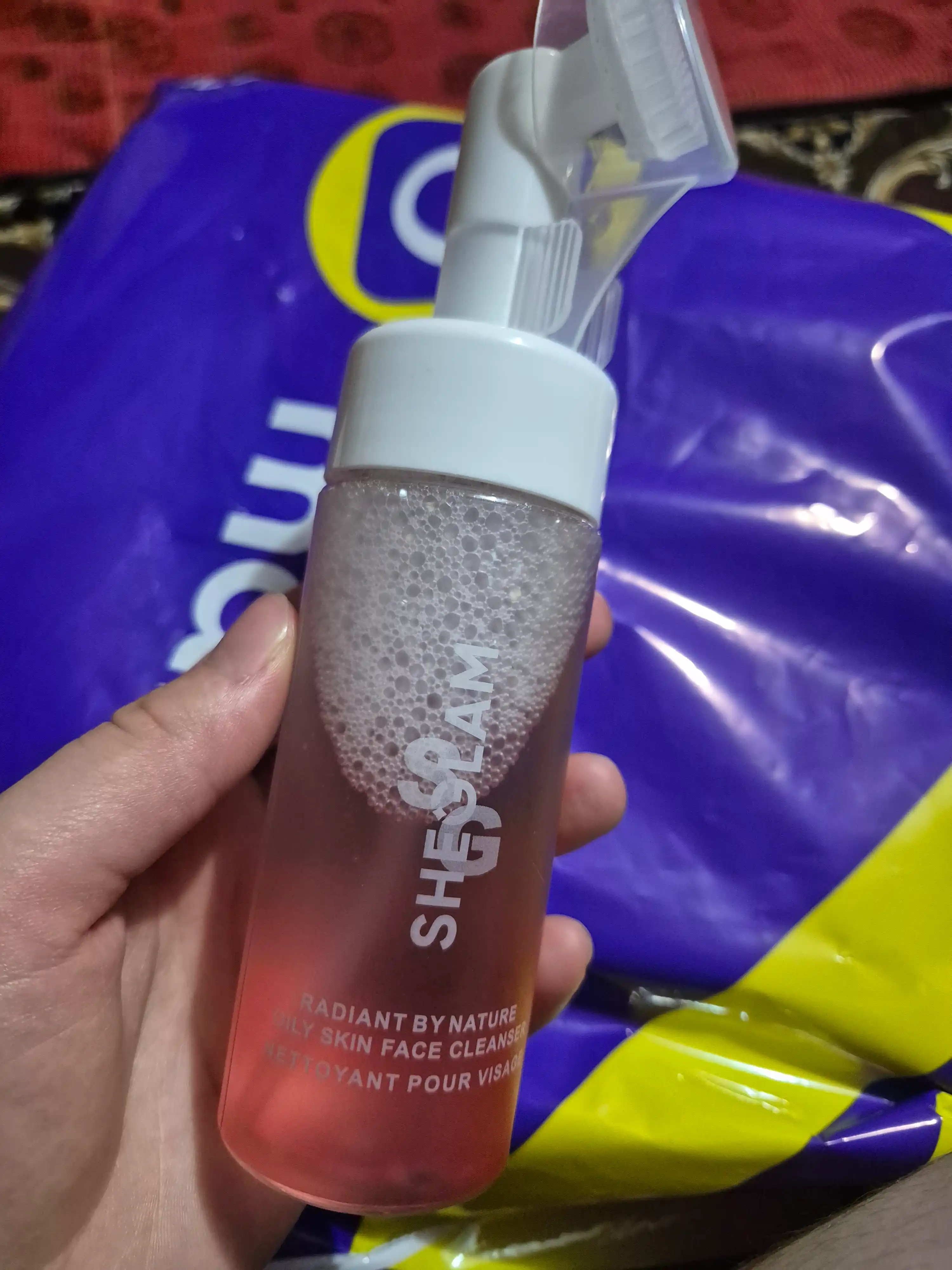 Cho'tka bilan tozalovchi ko'pik, yuz uchun namlovchi va tozalovchi penka, 150 ml