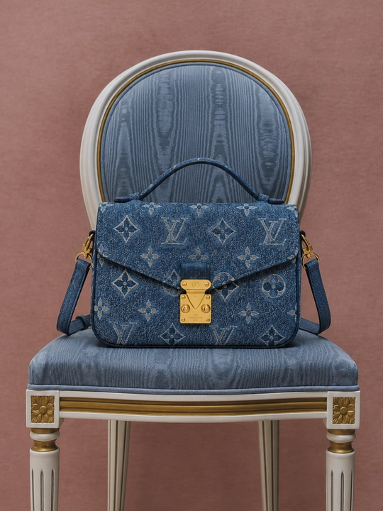Женская сумка Louis Vuitton Pochette Métis с синим монограммным дизайном - 