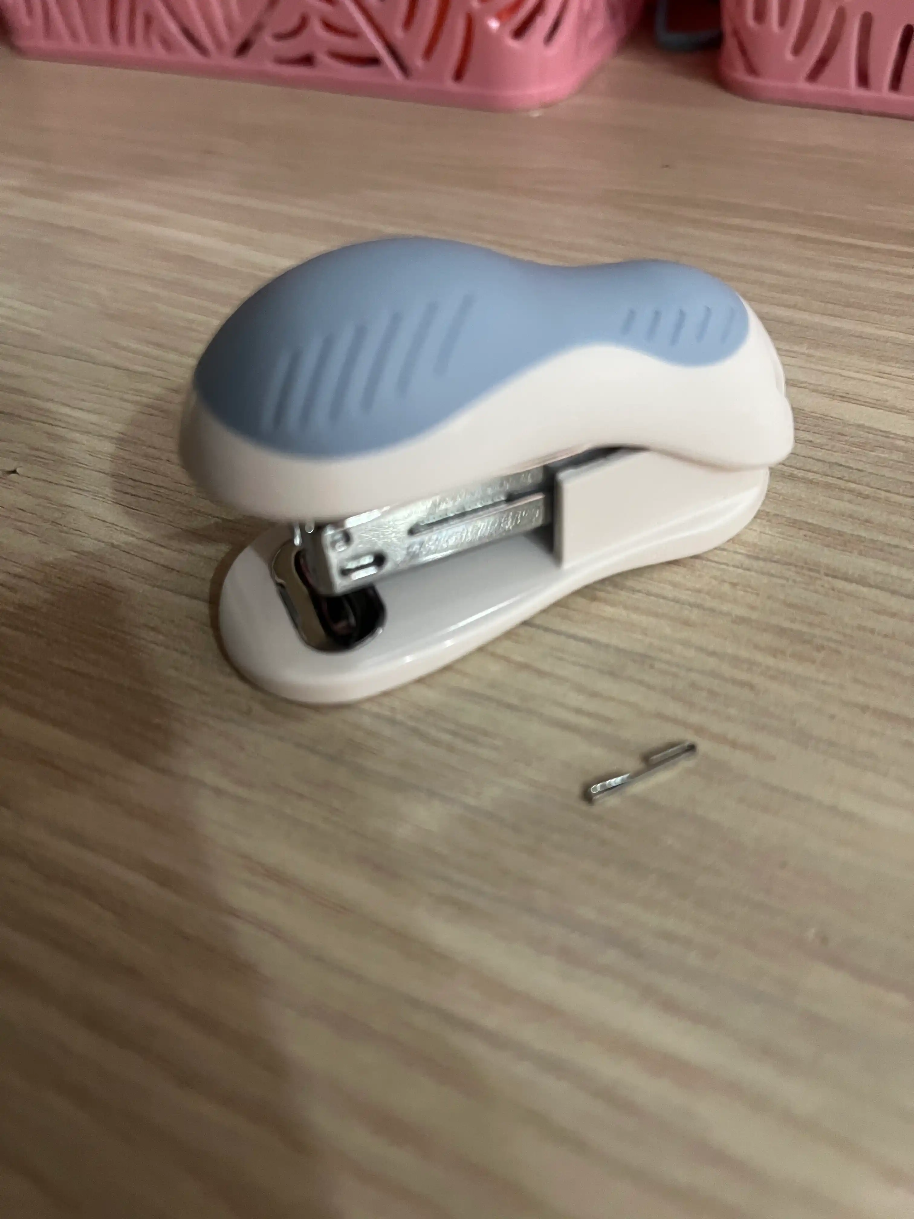 Stapler 24/6 (sn) 0304 Deli