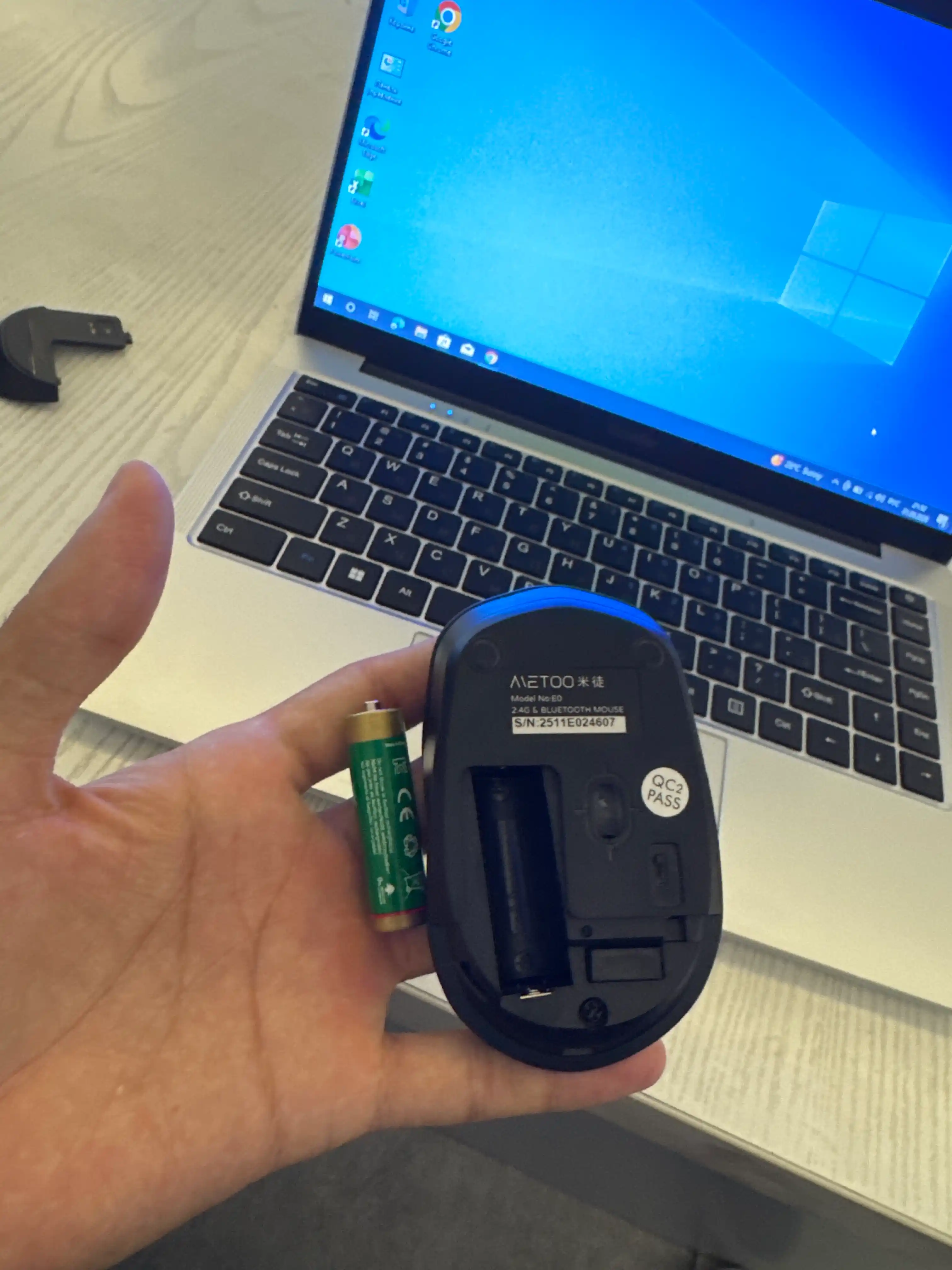 Sichqoncha simsiz va ovozsiz  2.4G va Bluetooth Metoo E0