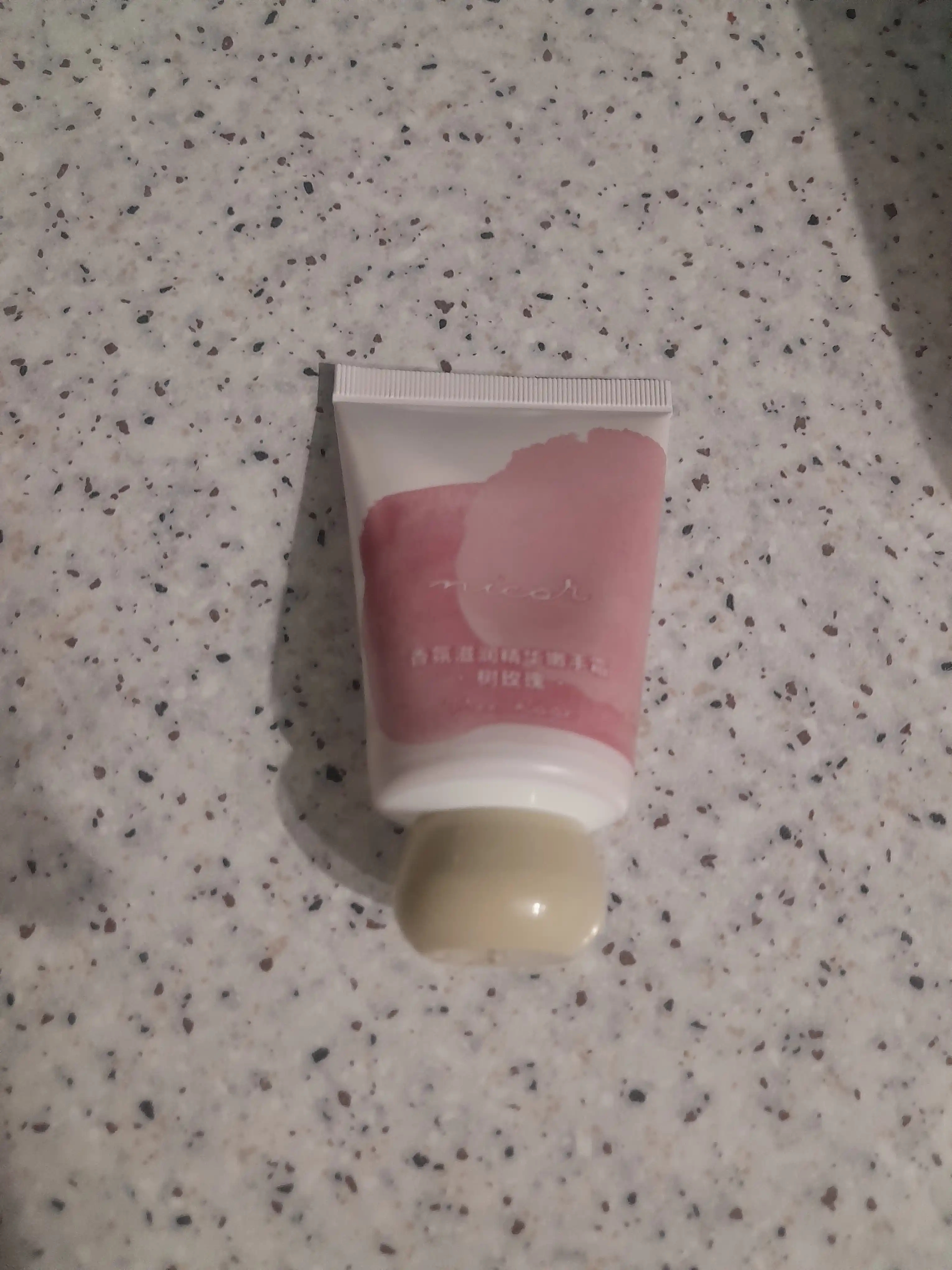 Namlovchi va oziqlantiruvchi qo'l kremi, 40 g, antifrizli, meva aromati