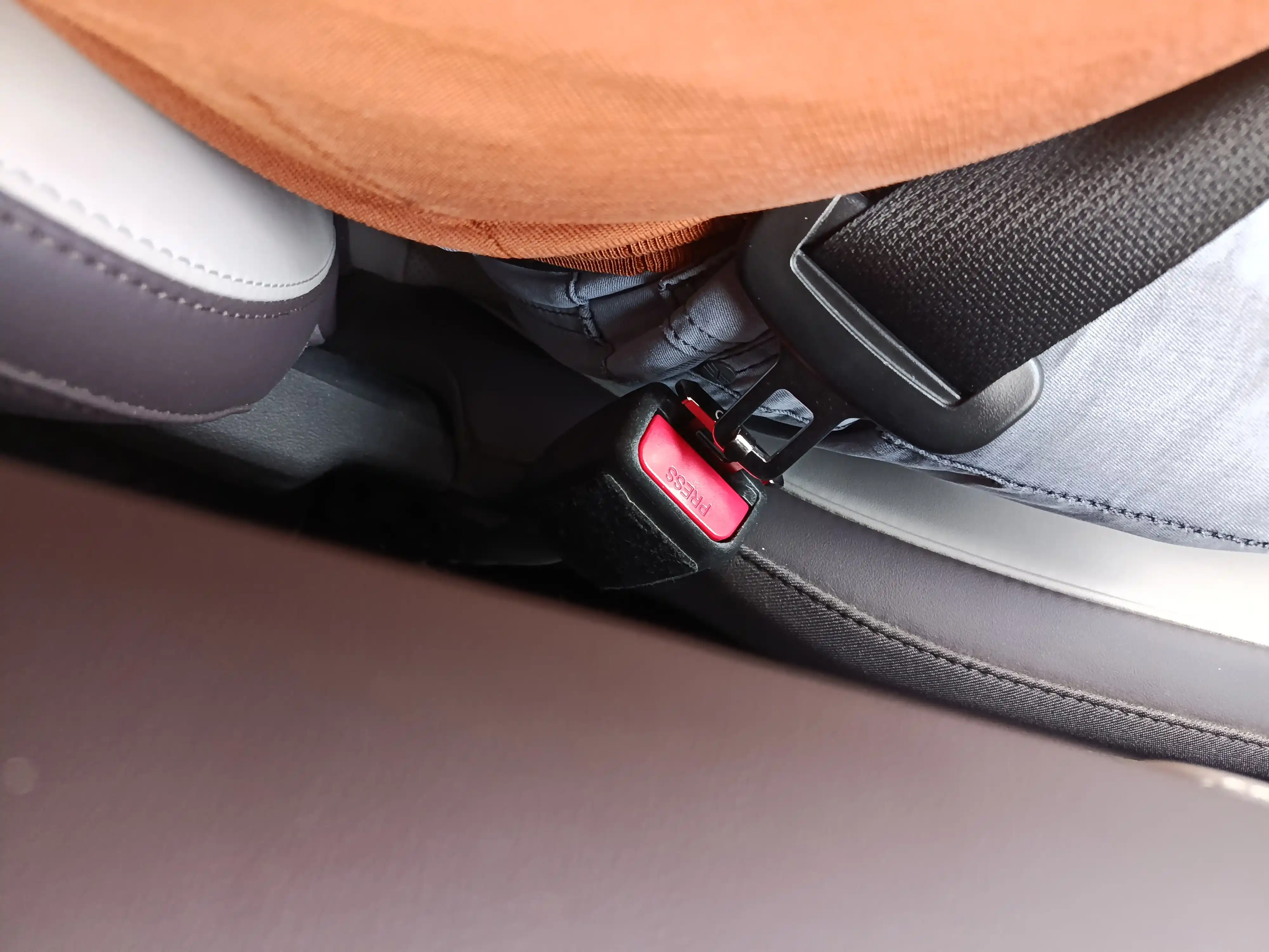 Avtomobil xavfsizlik kamari zaglushkasi – metall kamar klipsi, dizayn BYD, CHEVROLET