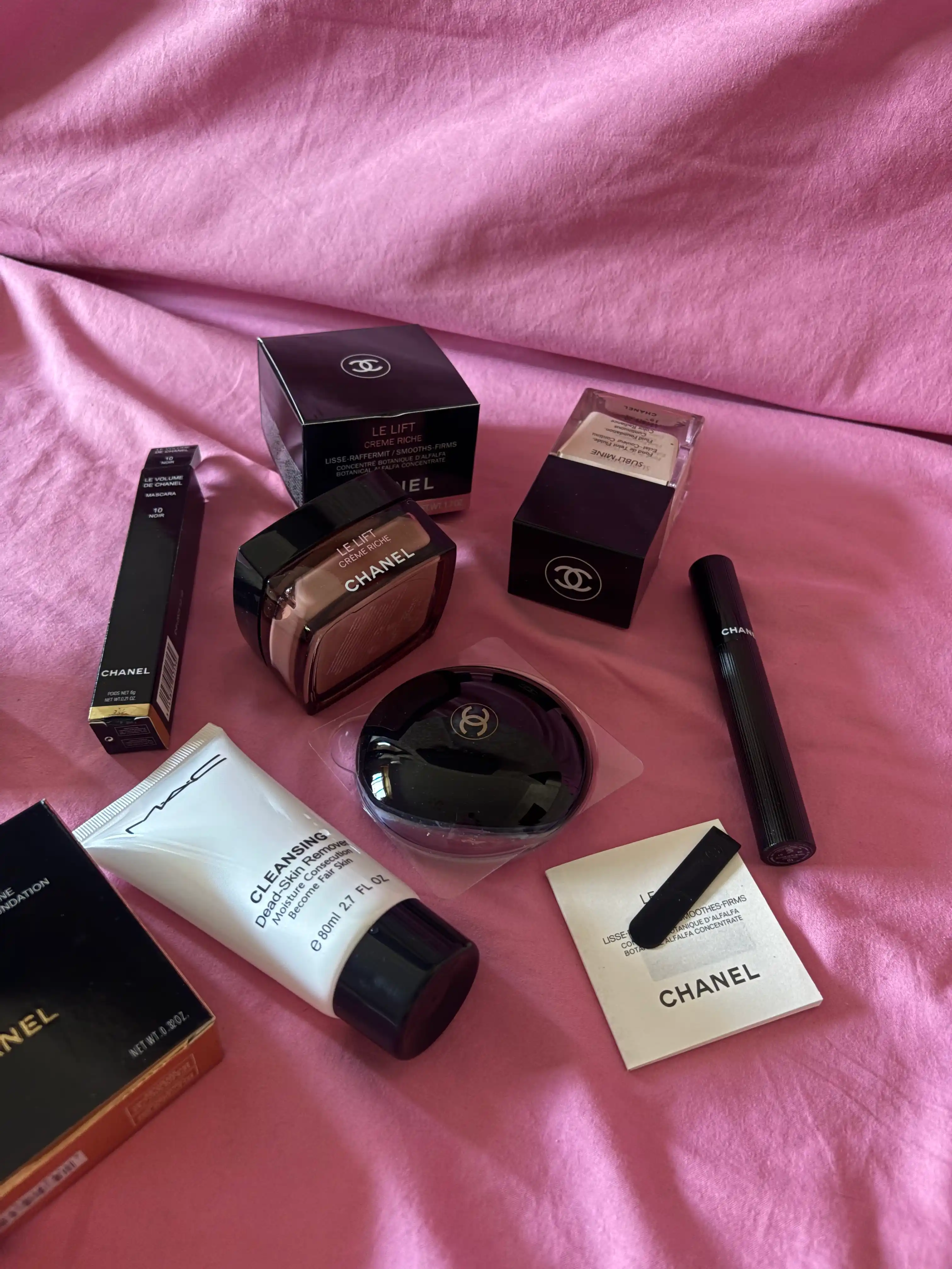 Chanel kosmetika nabor / ayollar uchun sovg'a / make up set / pudra / krem / tush / piling
