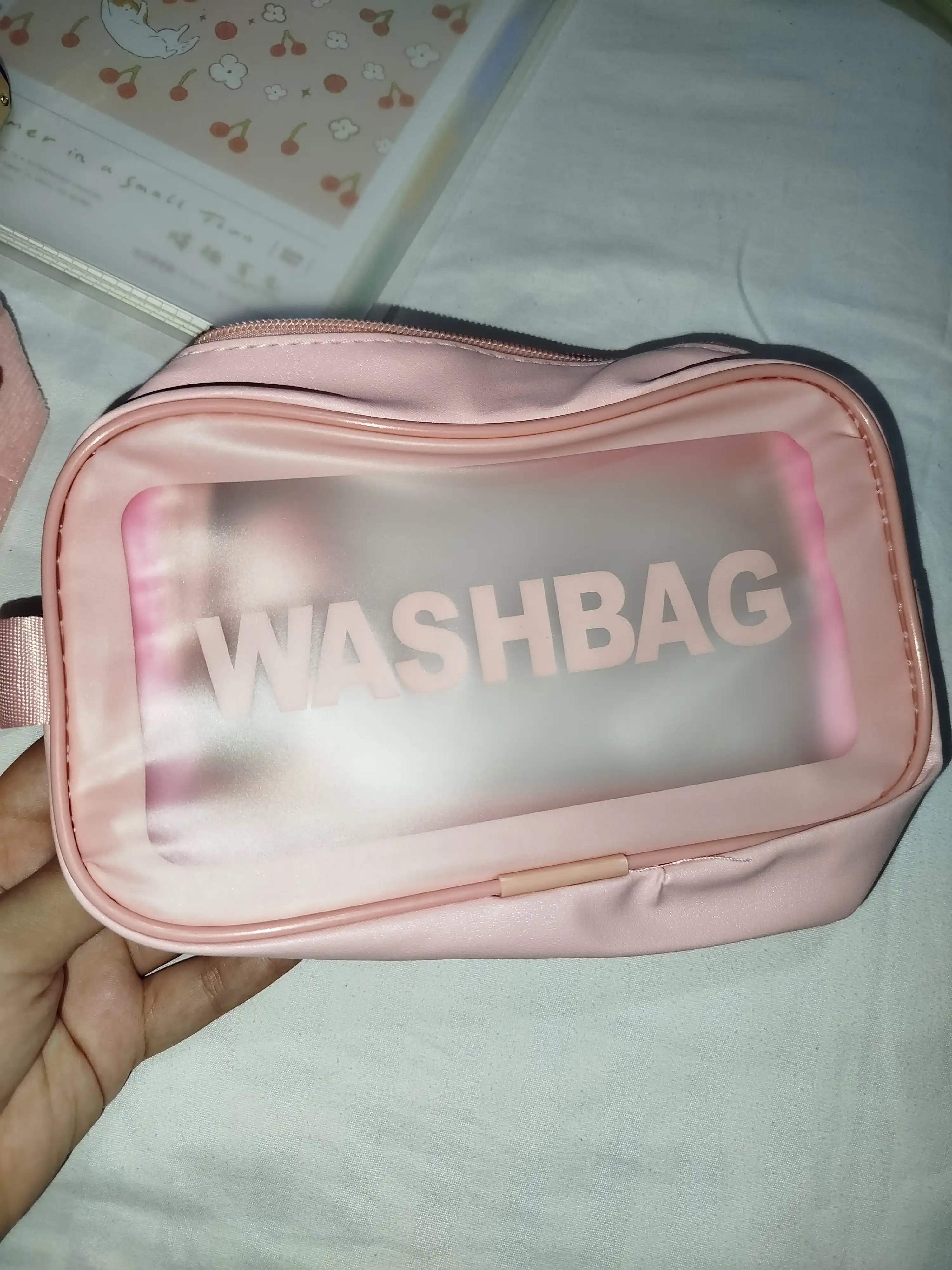 “WASHBAG” 4 xil o‘lchamli va 4 rangli suv o‘tkazmaydigan kosmetik sumkalar (PVX-neylon)