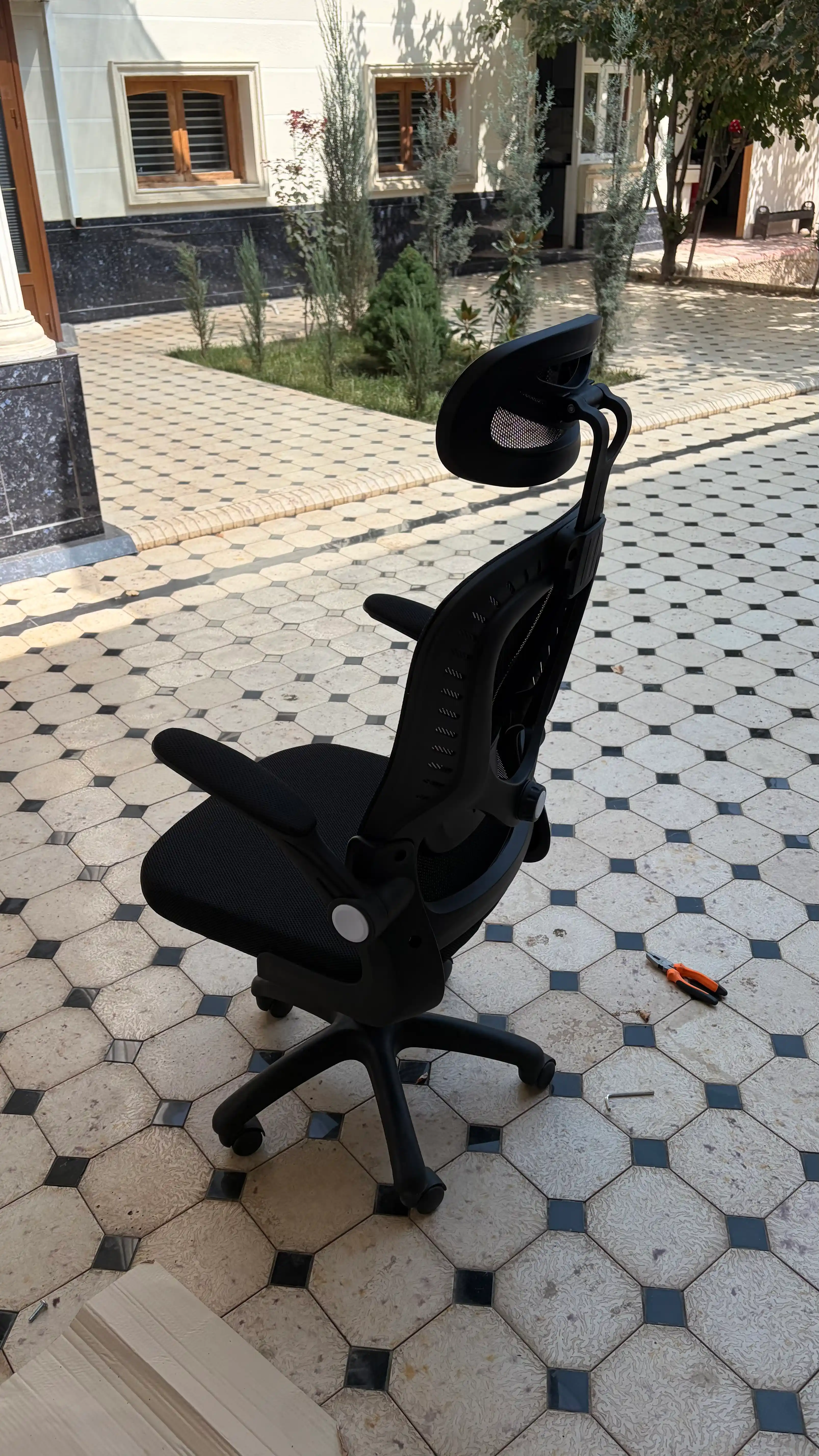Ofis kreslosi, geymerlar uchun, ergonomik, sozlanadigan suyanchiq, bosh uchun taglik