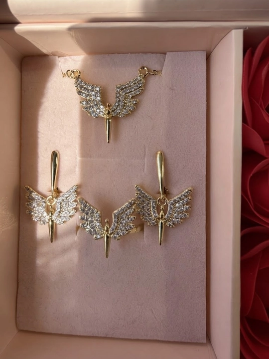 Ювелирный набор Angel (Крылья ангела): комплект цепочки, серег и кольца