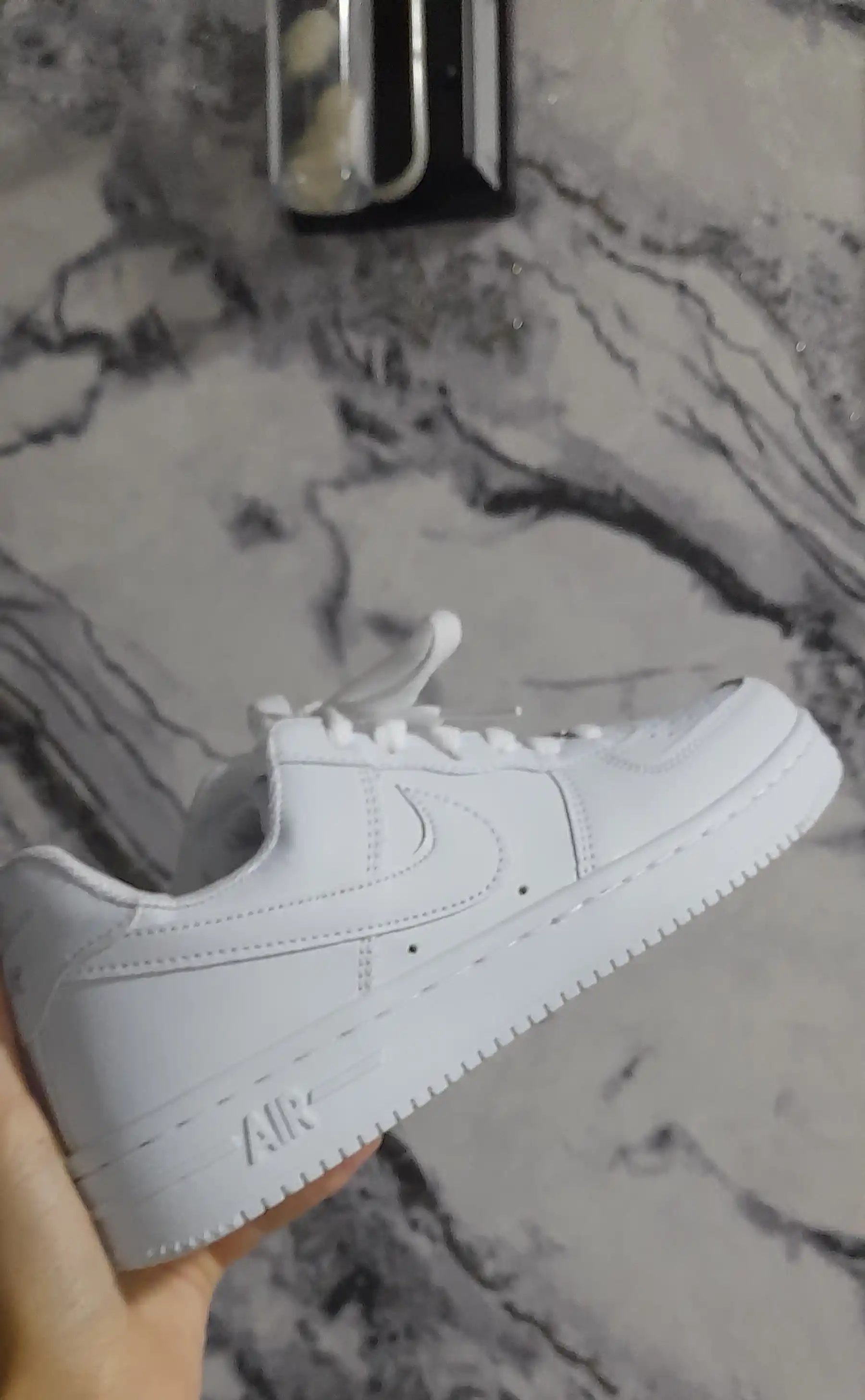 Ayollar va erkaklar uchun Nike Air Force 1 oq klassik krossovkalari
