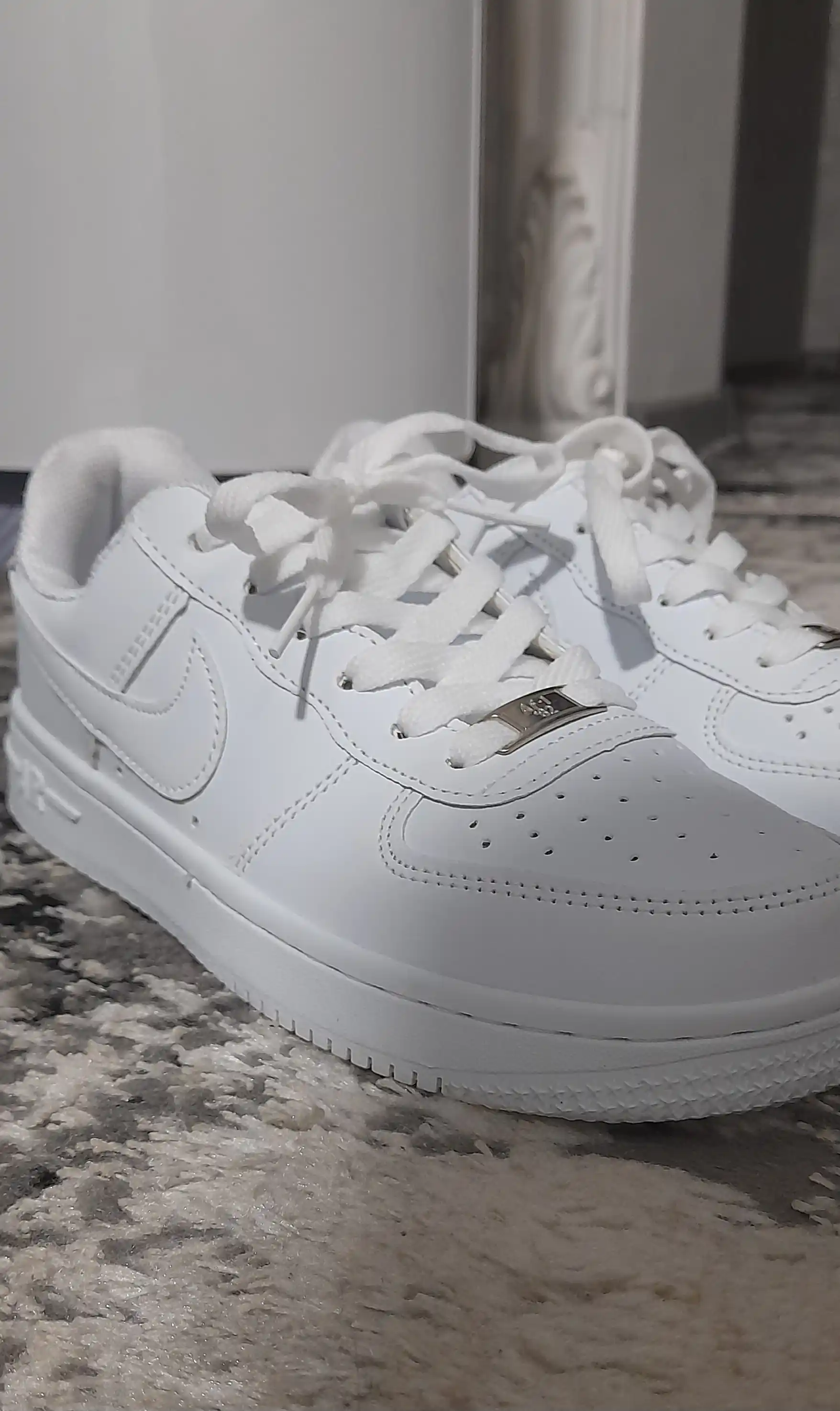 Ayollar va erkaklar uchun Nike Air Force 1 oq klassik krossovkalari