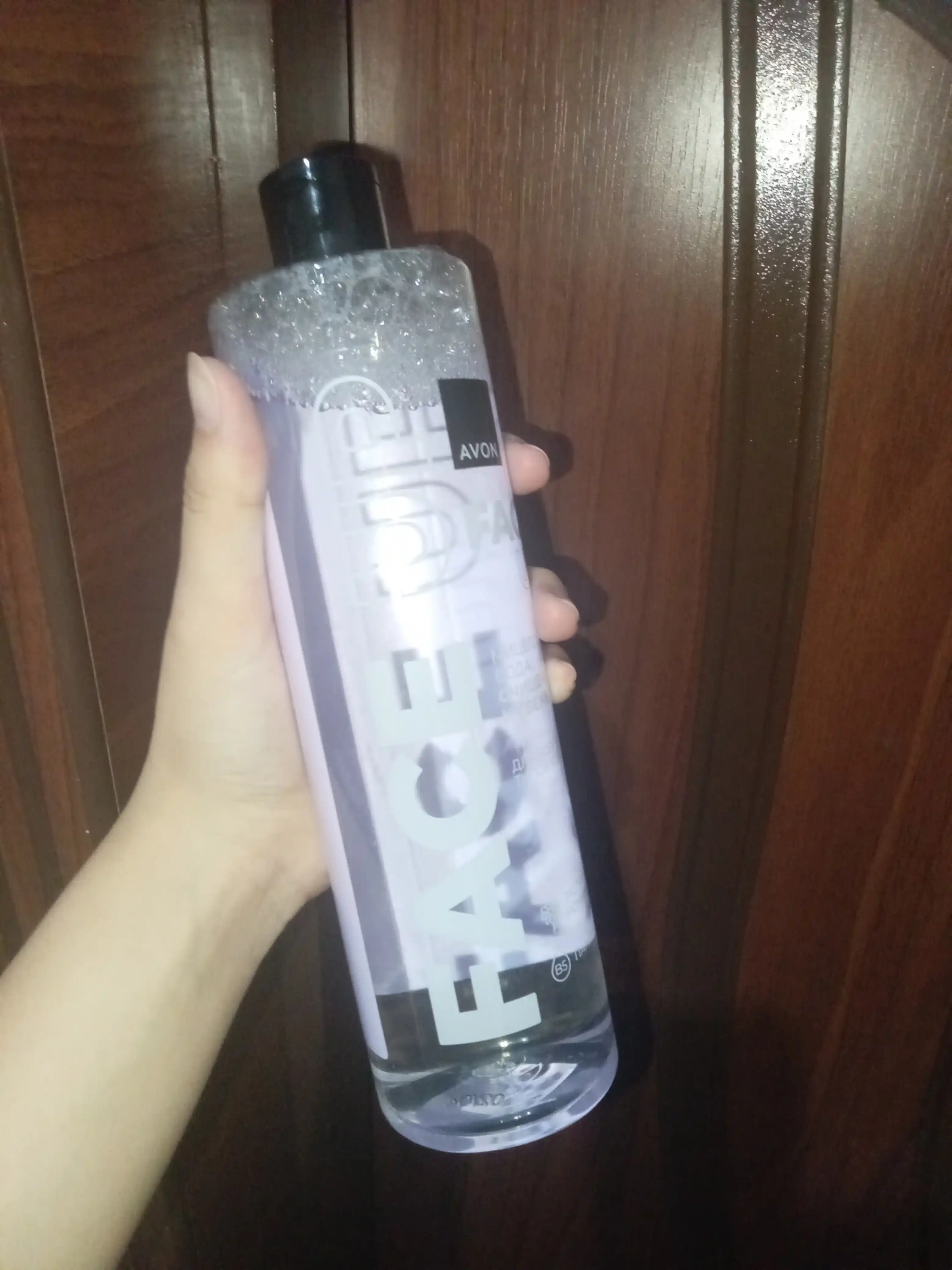 Avon Face Up seriyali "Tozalash va yangilik" mitsellyar suvi, 500 ml