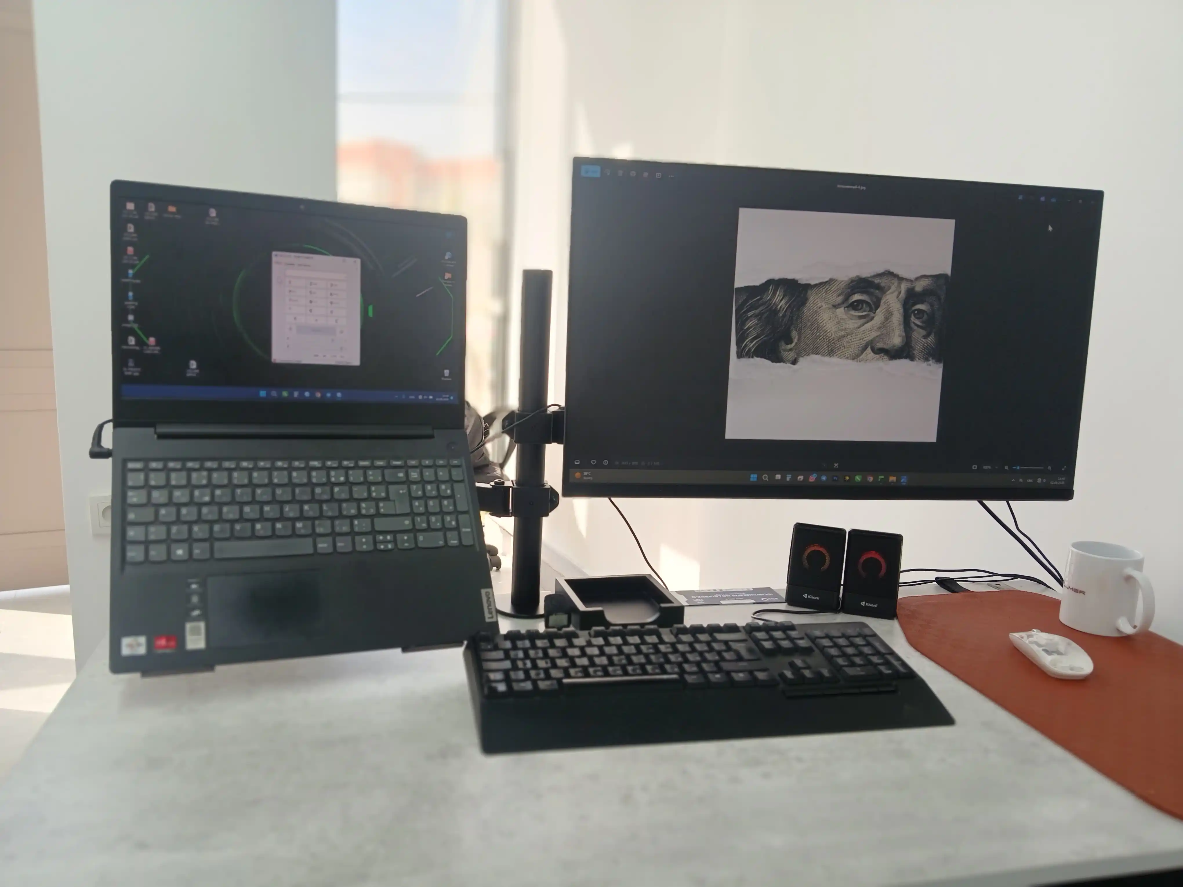 Monitor uchun stol kronshteyni, rostlanadigan qiyalik burchagi, mustahkam va qulay