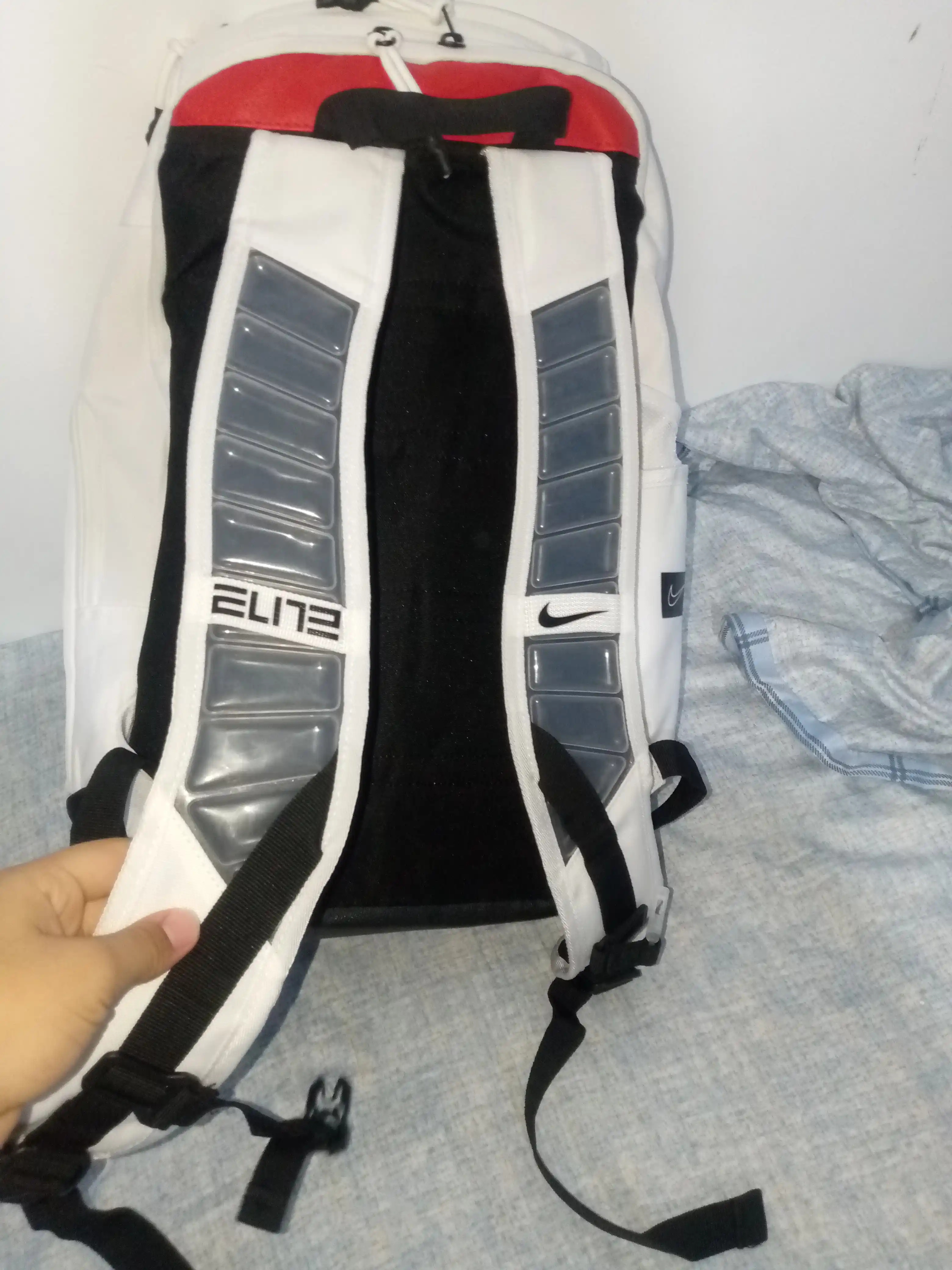 Erkaklar va ayollar uchun sport sumkasi