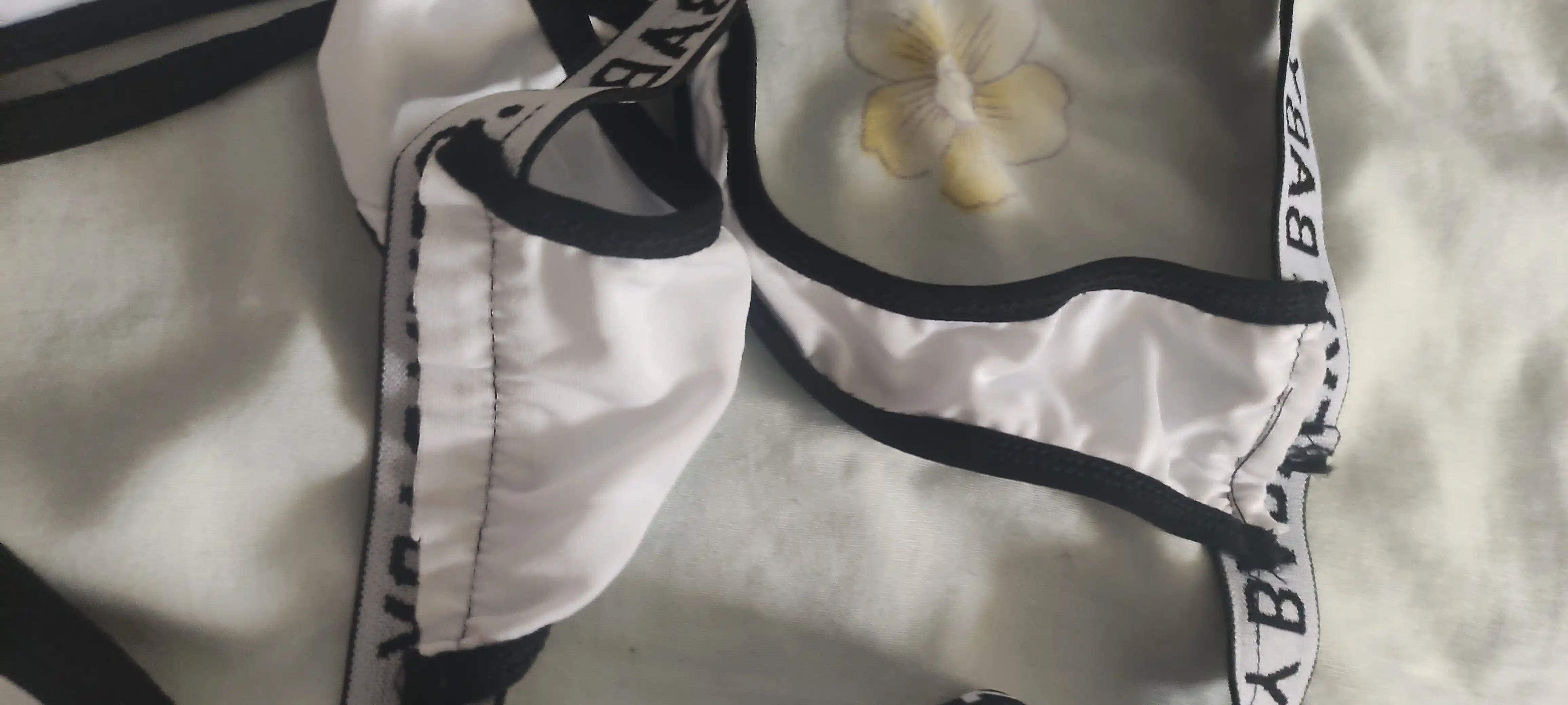 Ayollar ichki kiyim to'plami: sport uslubidagi suyaksiz top va string trusik, S–3XL
