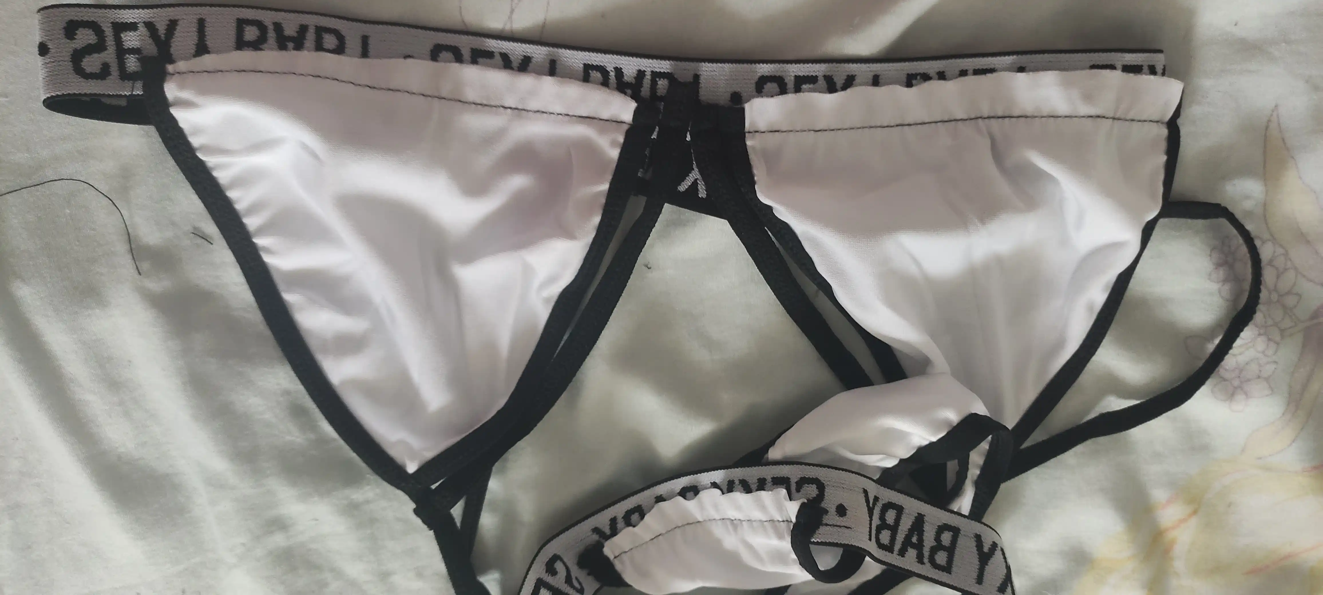 Ayollar ichki kiyim to'plami: sport uslubidagi suyaksiz top va string trusik, S–3XL