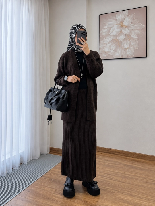 Ayollar uchun triko kostyum — belbog‘li kardigan va maxi yubka (42 44 46 48)