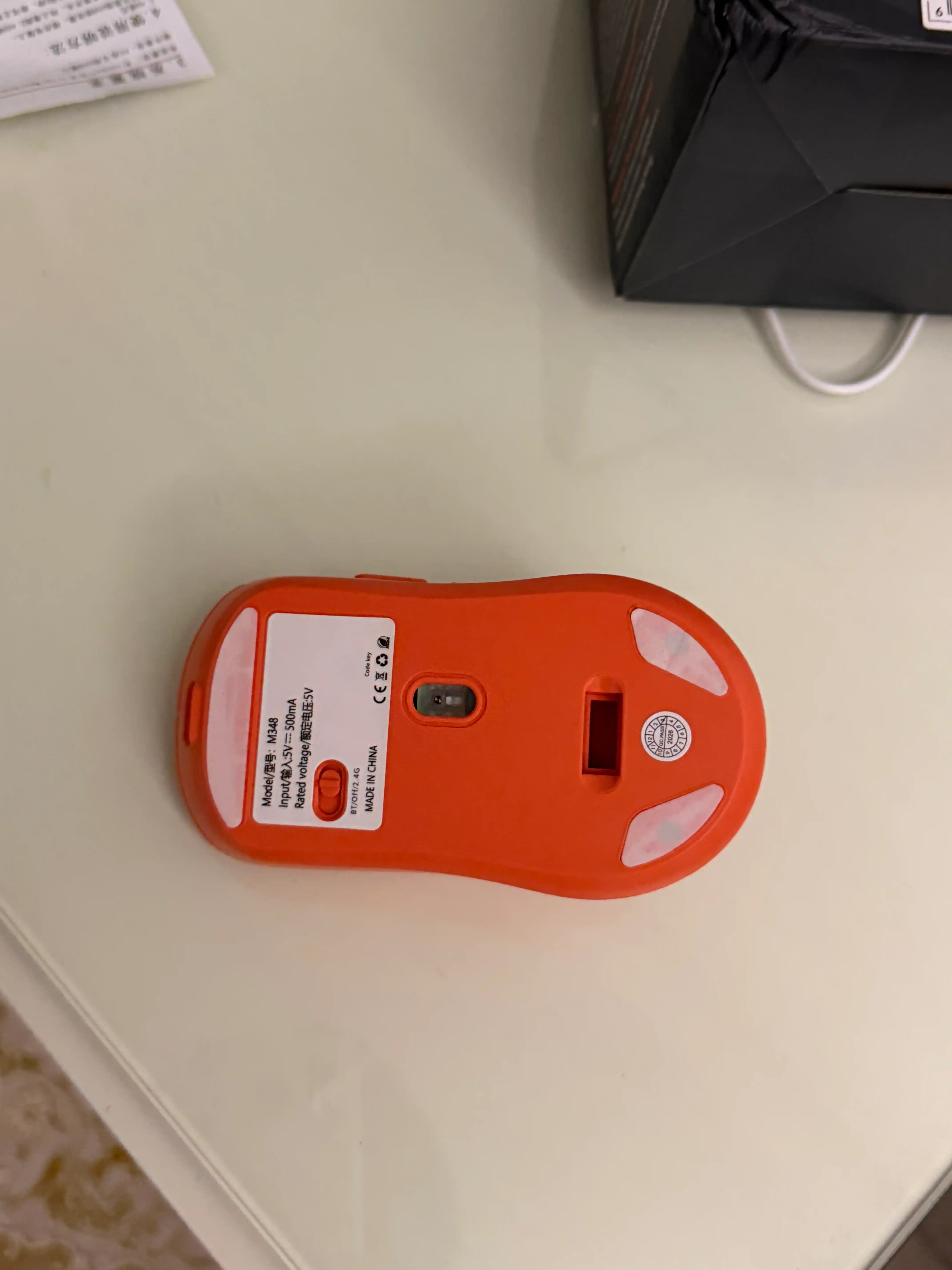 M348 simsiz o'yin sichqonchasi. Chastota 1000 Hz, 2 ta ulanish rejimi, batareya 500 mAh