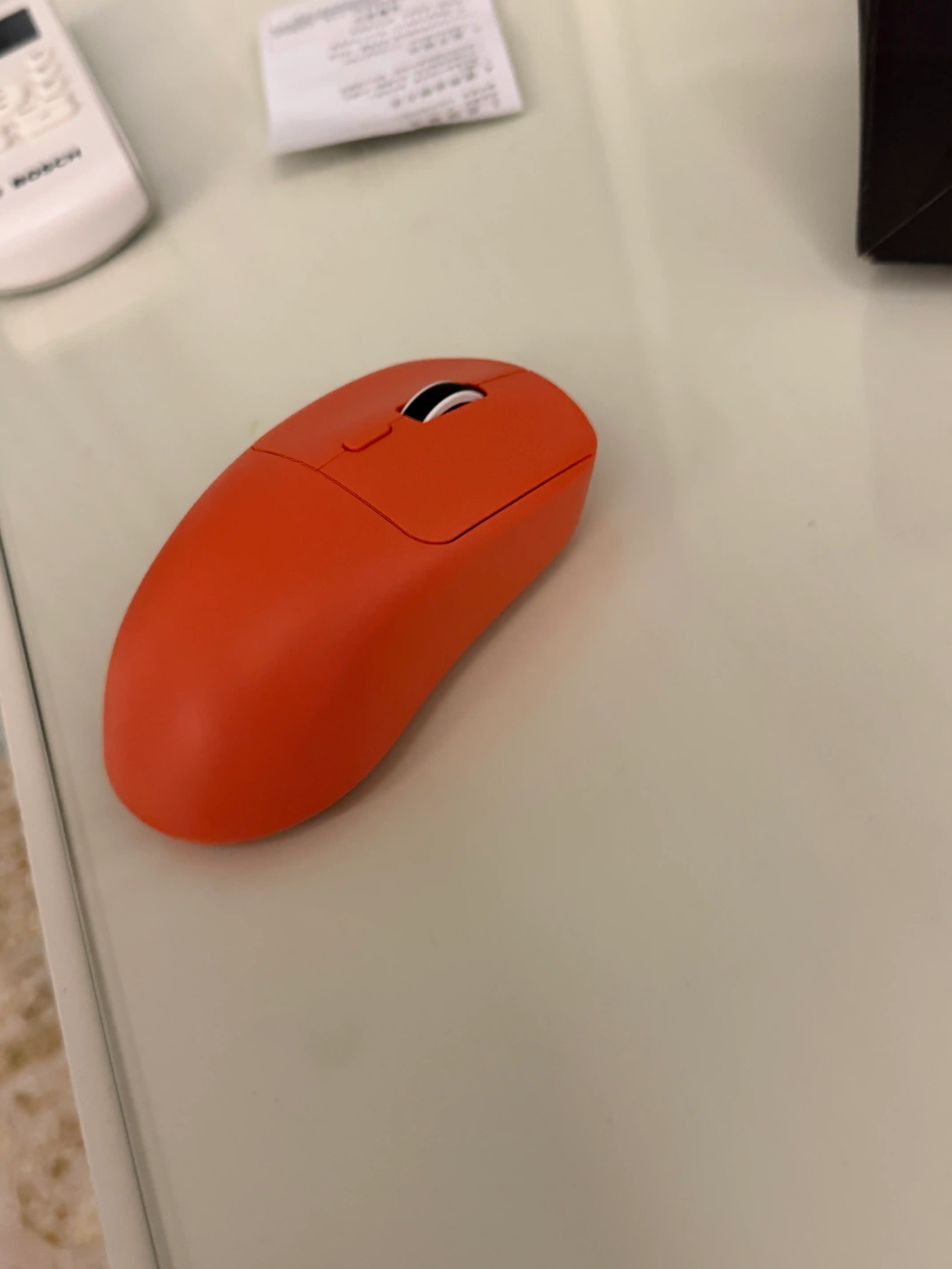 M348 simsiz o'yin sichqonchasi. Chastota 1000 Hz, 2 ta ulanish rejimi, batareya 500 mAh