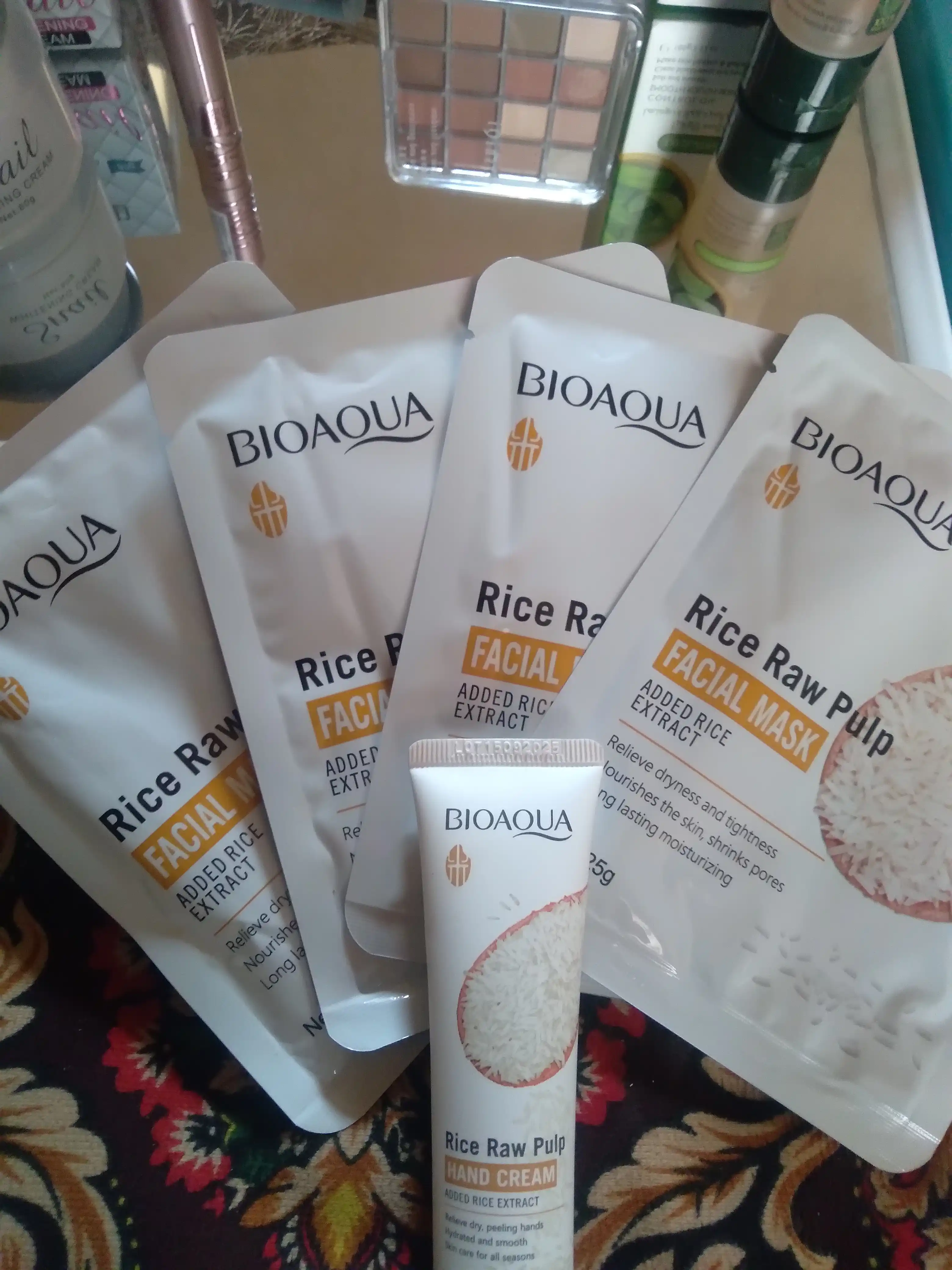 BIOAQUA Rice Raw Pulp yuz niqobi – kuchli namlantiruvchi, guruch ekstrakti bilan