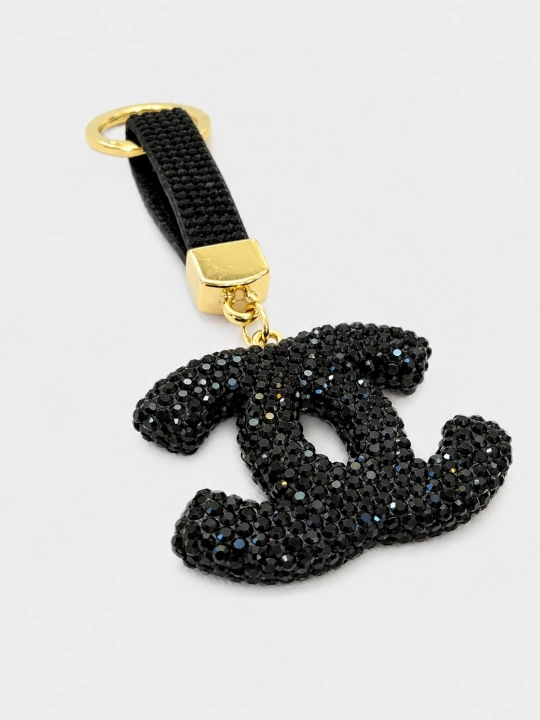 Брелок в стиле Chanel для женщин – аксессуар для ключей и сумки