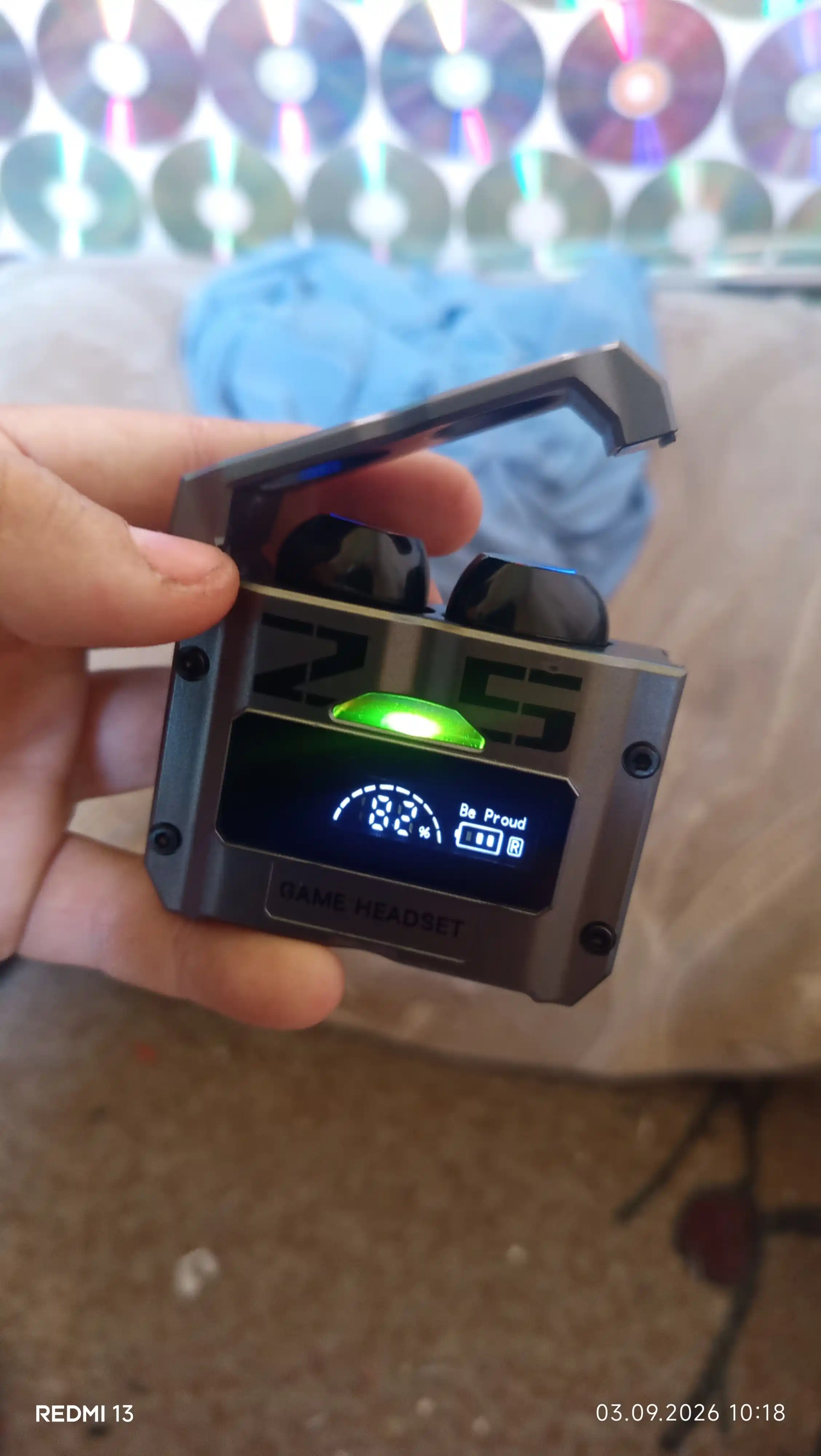 Mikrofonli, simsiz naushniklar, Bluetooth, USB, kumush rang, Android / iPhone uchun