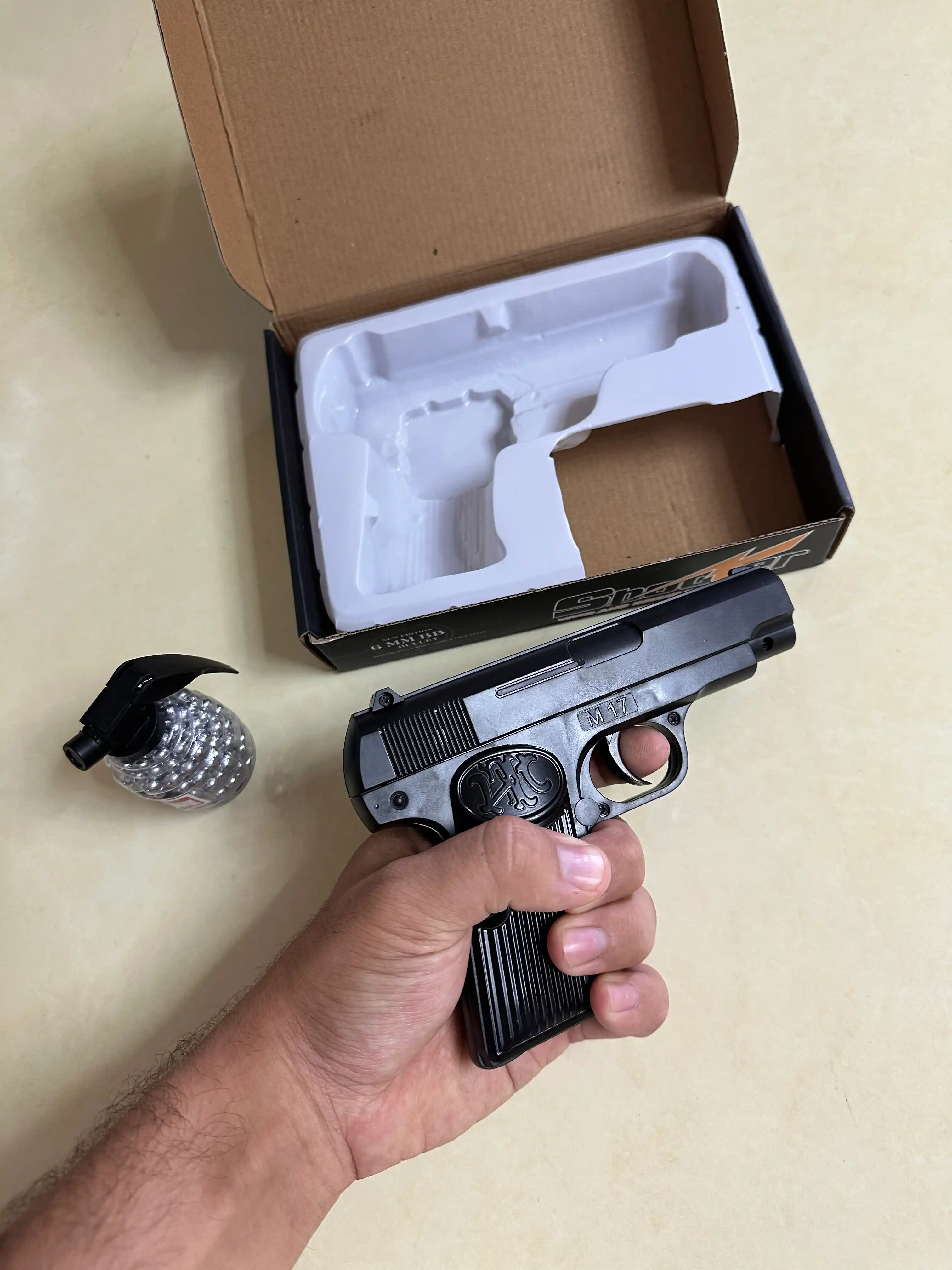 Игрушечный пистолет металлический 6мм пули, M17 C28 C812A