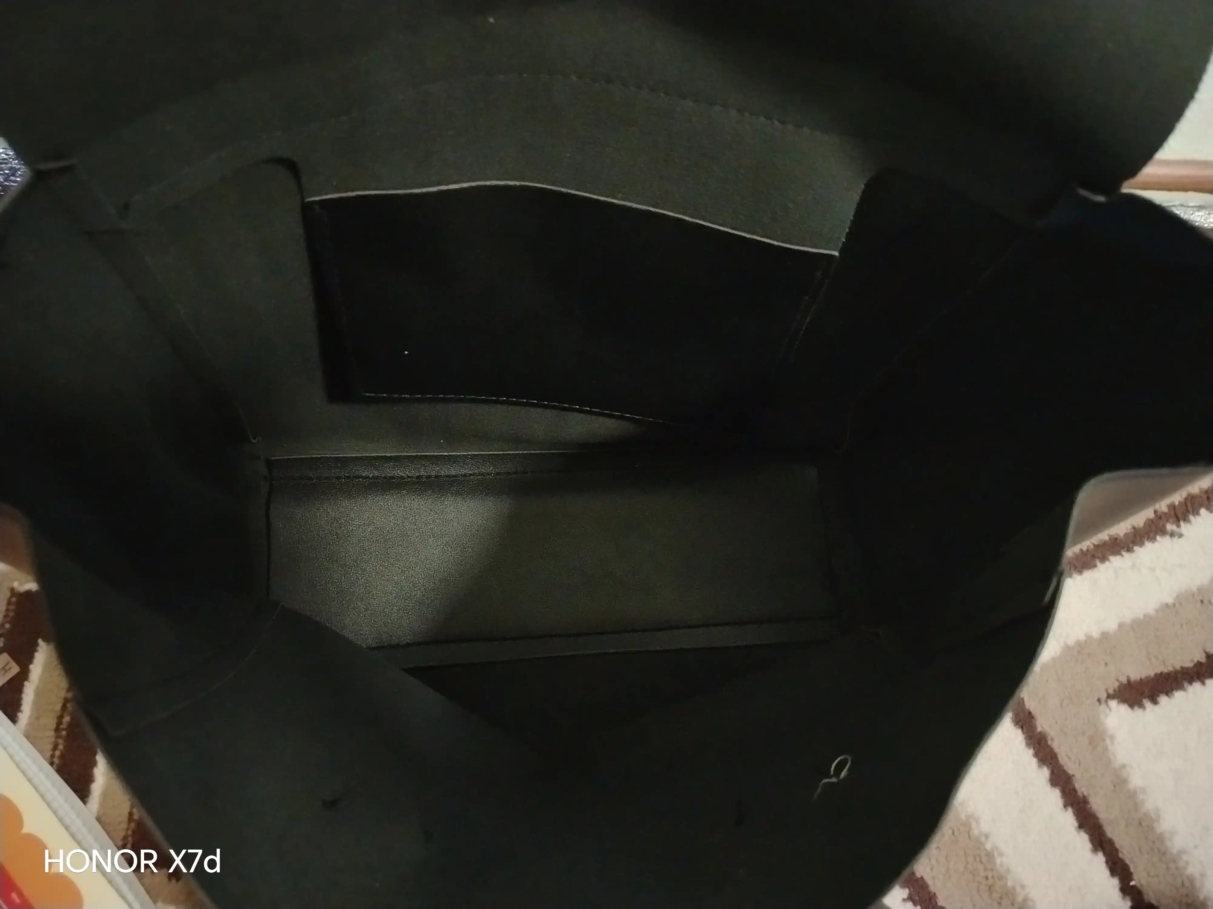 Ayollar uchun katta tote sumka, PU material, klapanli va tutqichli