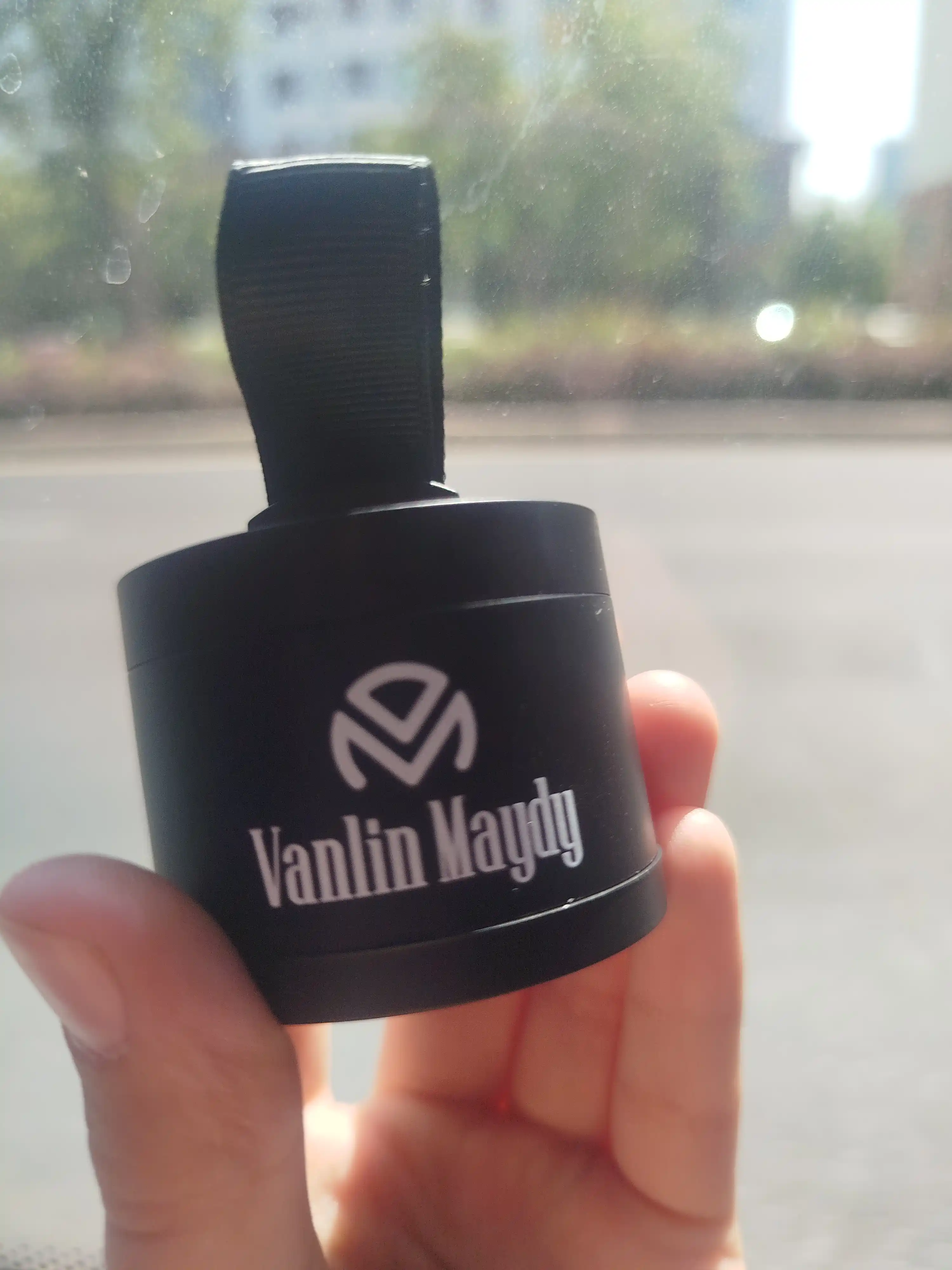 Oqargan sochlar, soqol, qoshlarni yopish uchun kukun, 4g