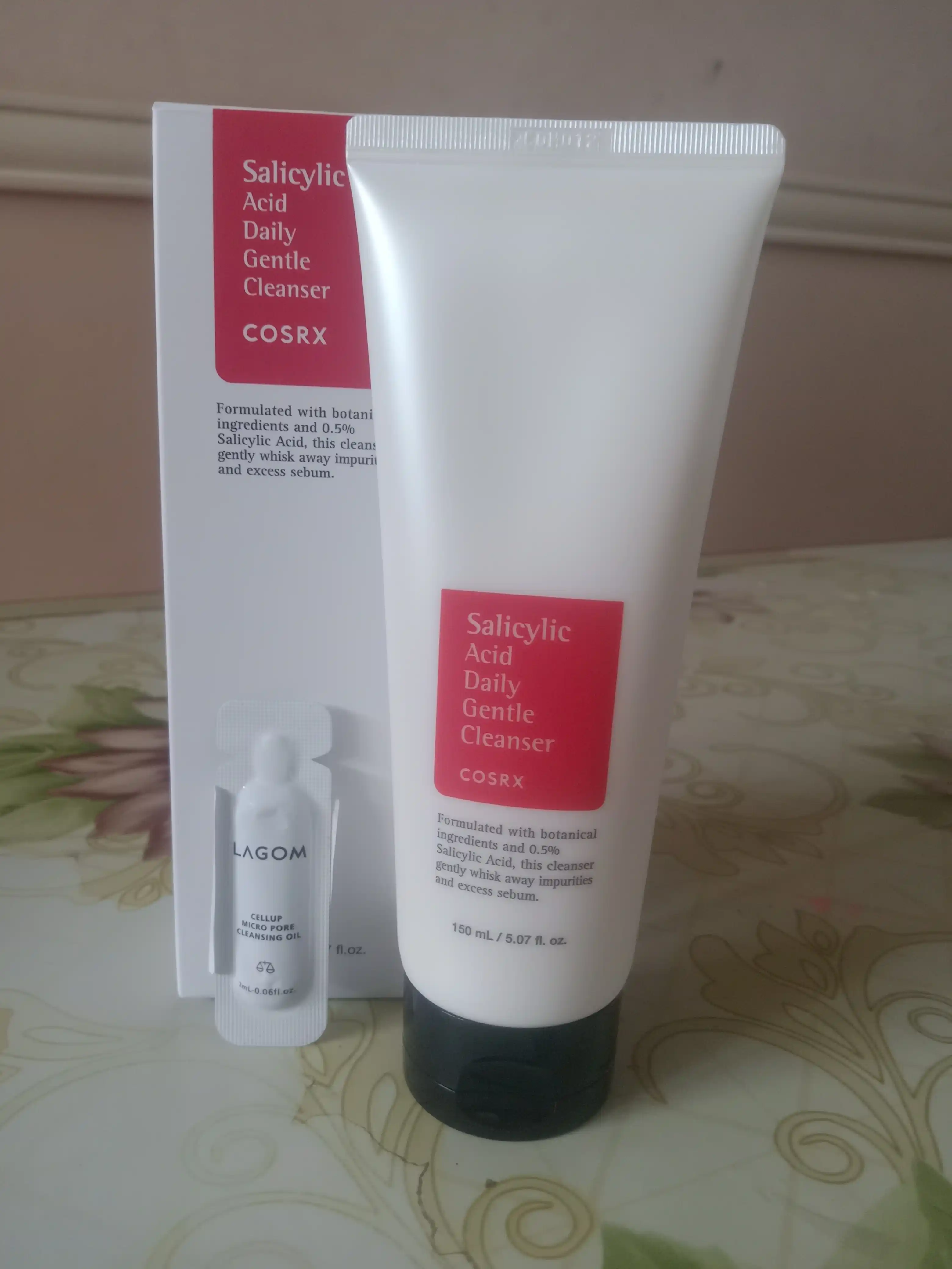 COSRX Salicylic Acid Cleanser — пенка с салициловой кислотой 0,5%, от акне и черных точек