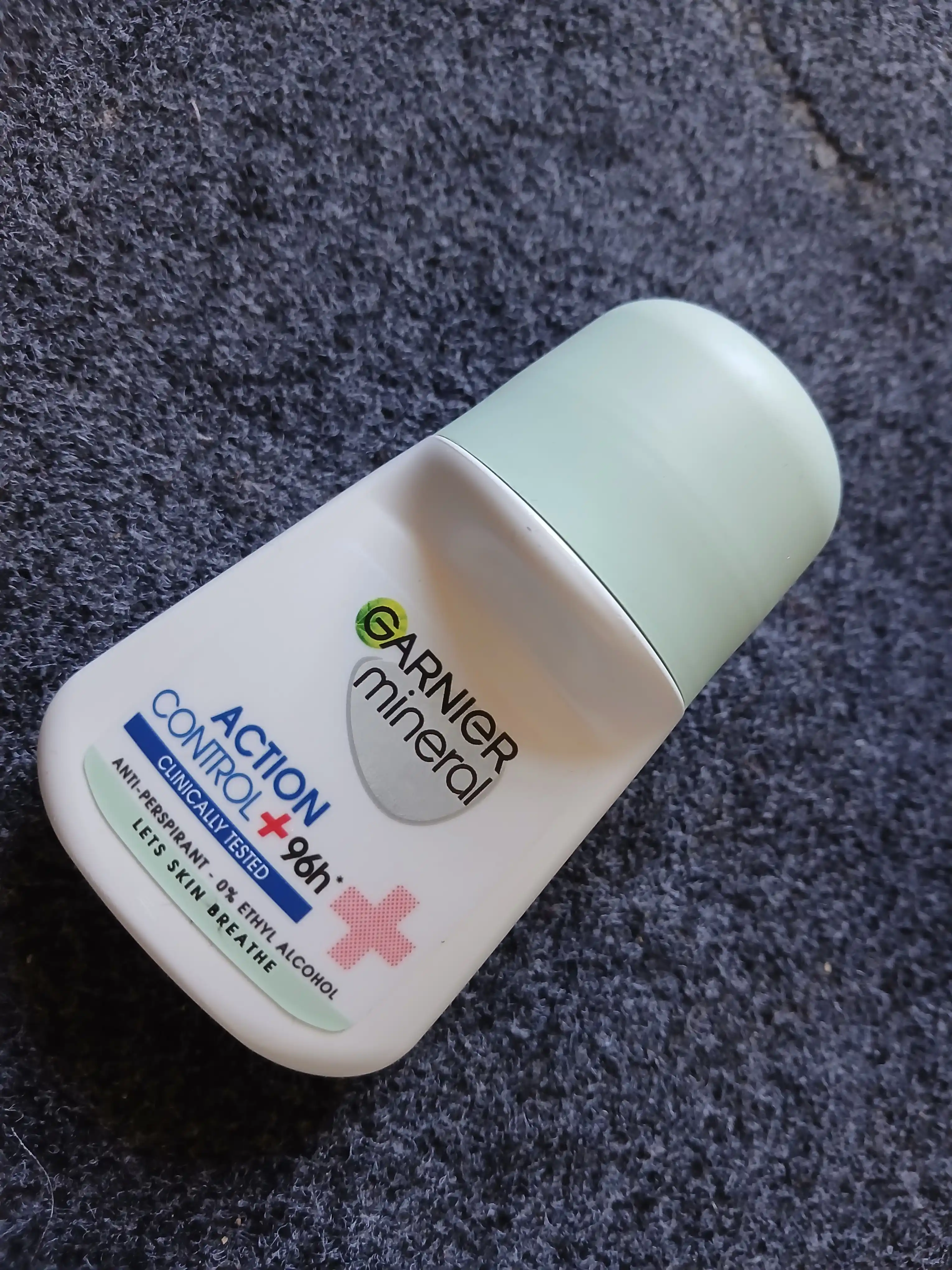 Rolikli dezodorant Garnier Mineral, 50 ml